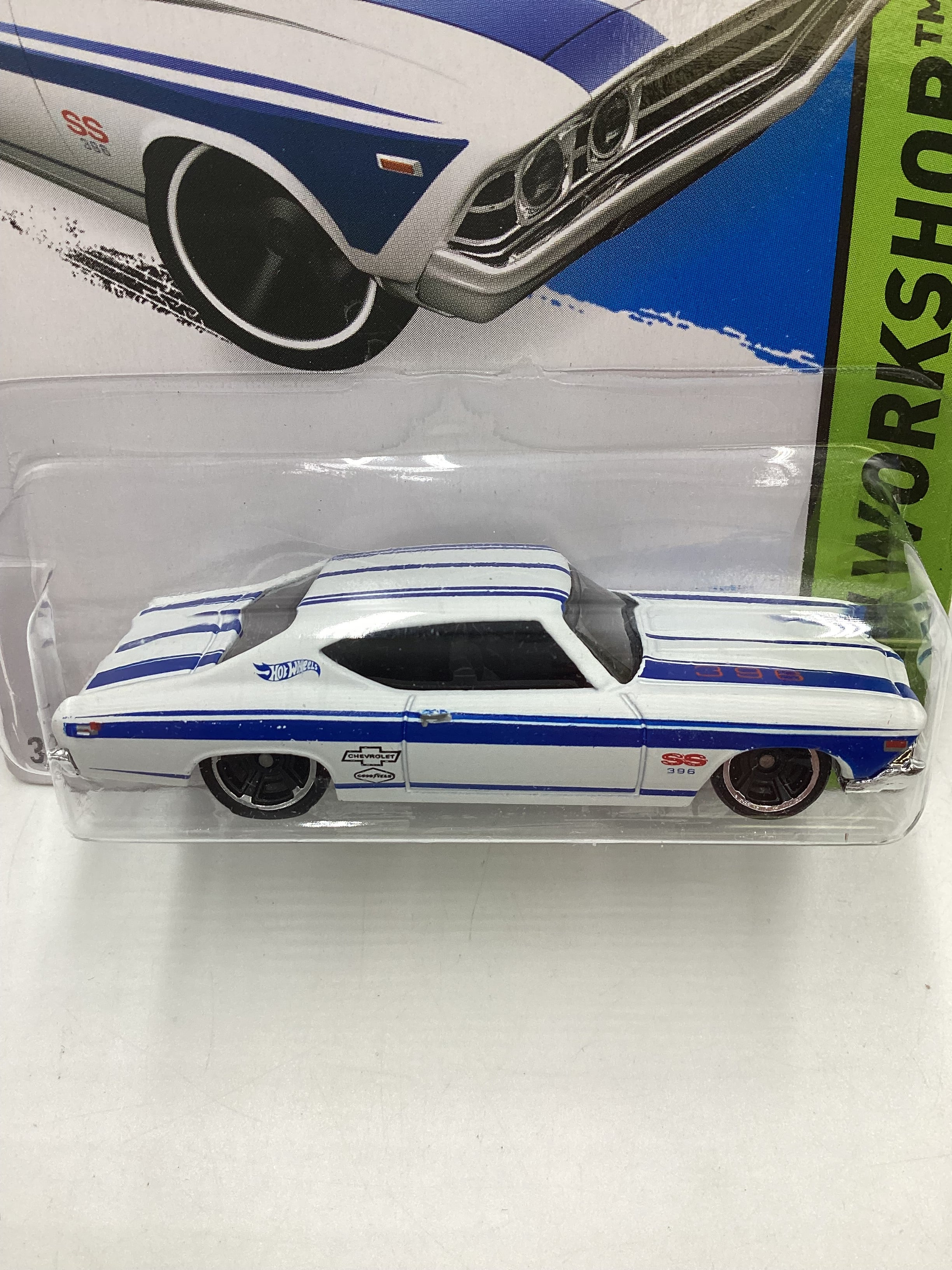 2015 Hot Wheels Workshop #231 69 Chevelle SS 396 White 5G - Image 3