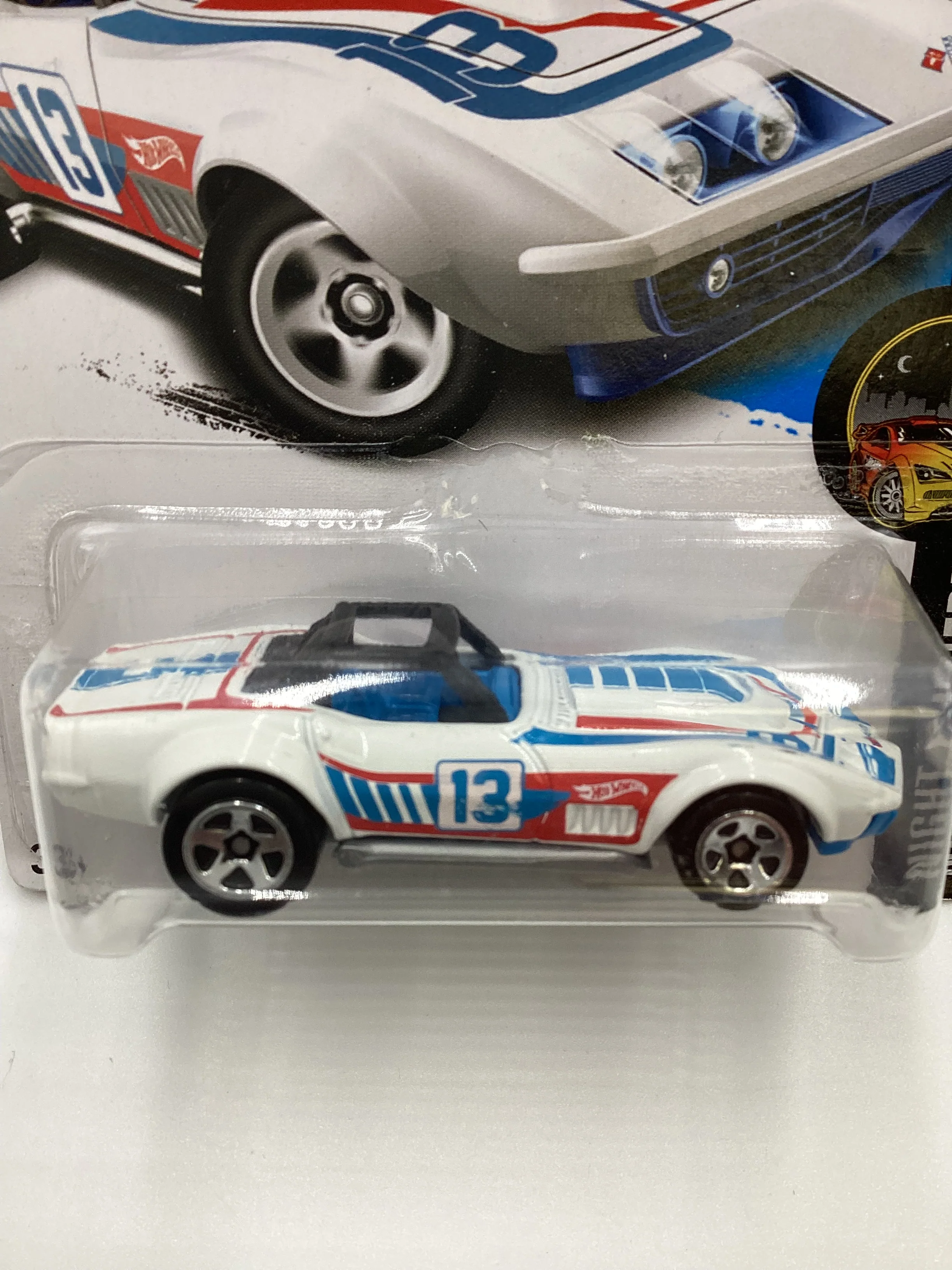 2016 Hot Wheels #86 69 Corvette Racer White 13H - Image 3
