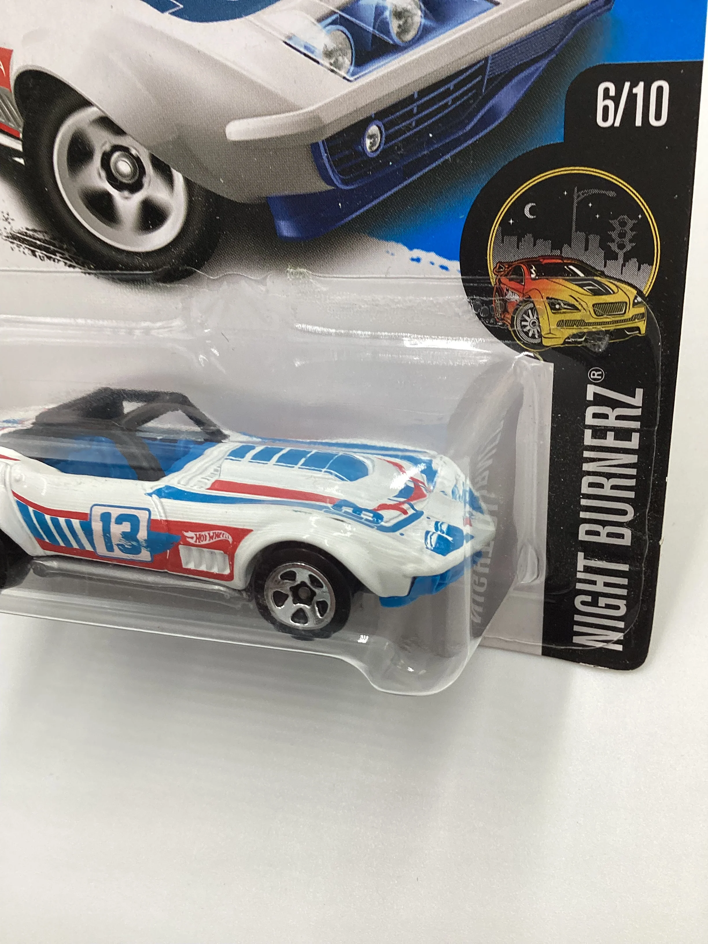 2016 Hot Wheels #86 69 Corvette Racer White 13H - Image 4