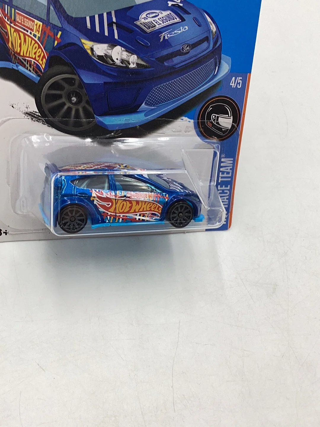 2017 Hot Wheels #210 12 Ford Fiesta 32E - Image 4