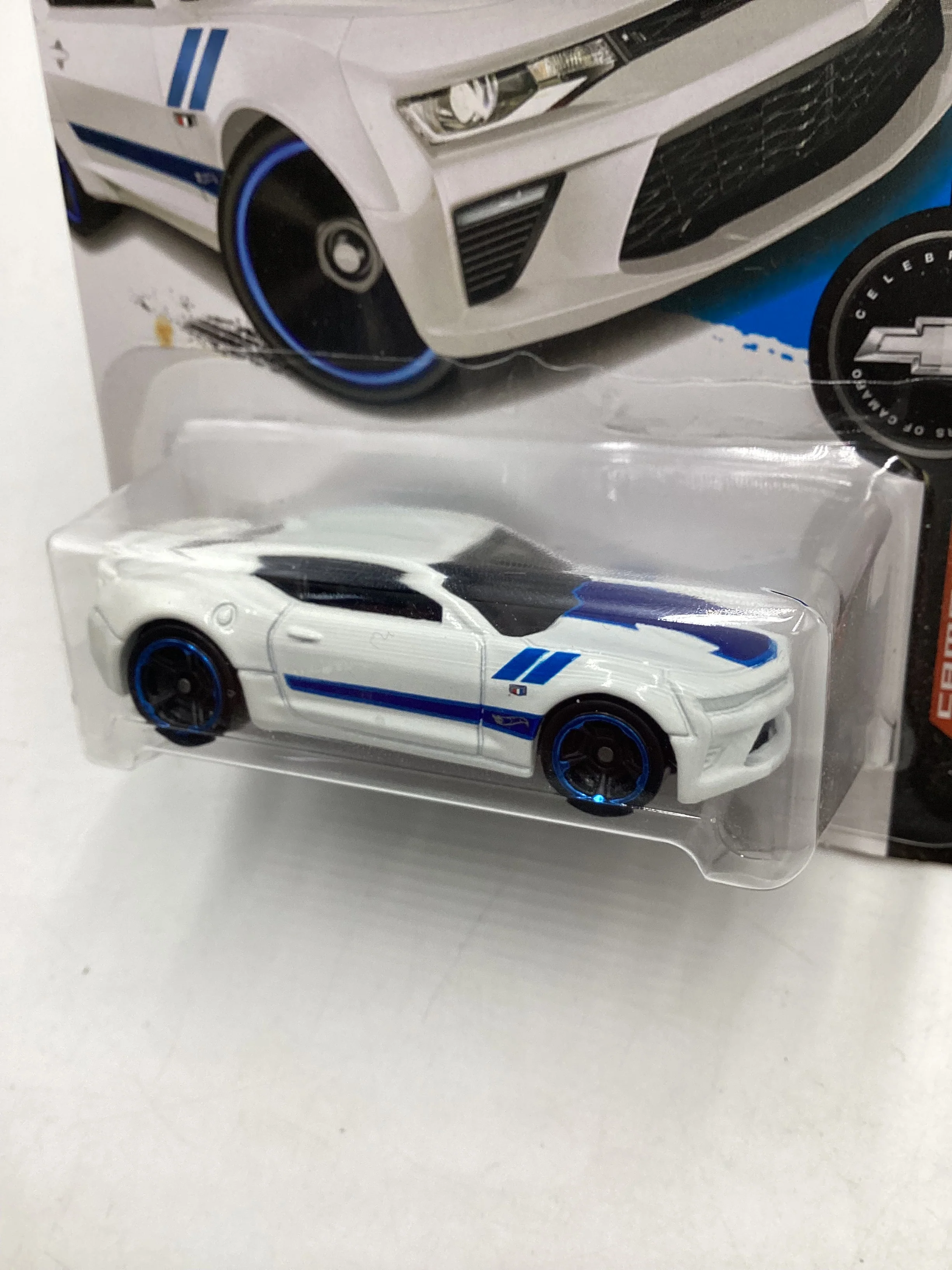 2017 Hot wheels #265 White 16 Camaro SS 3A - Image 4