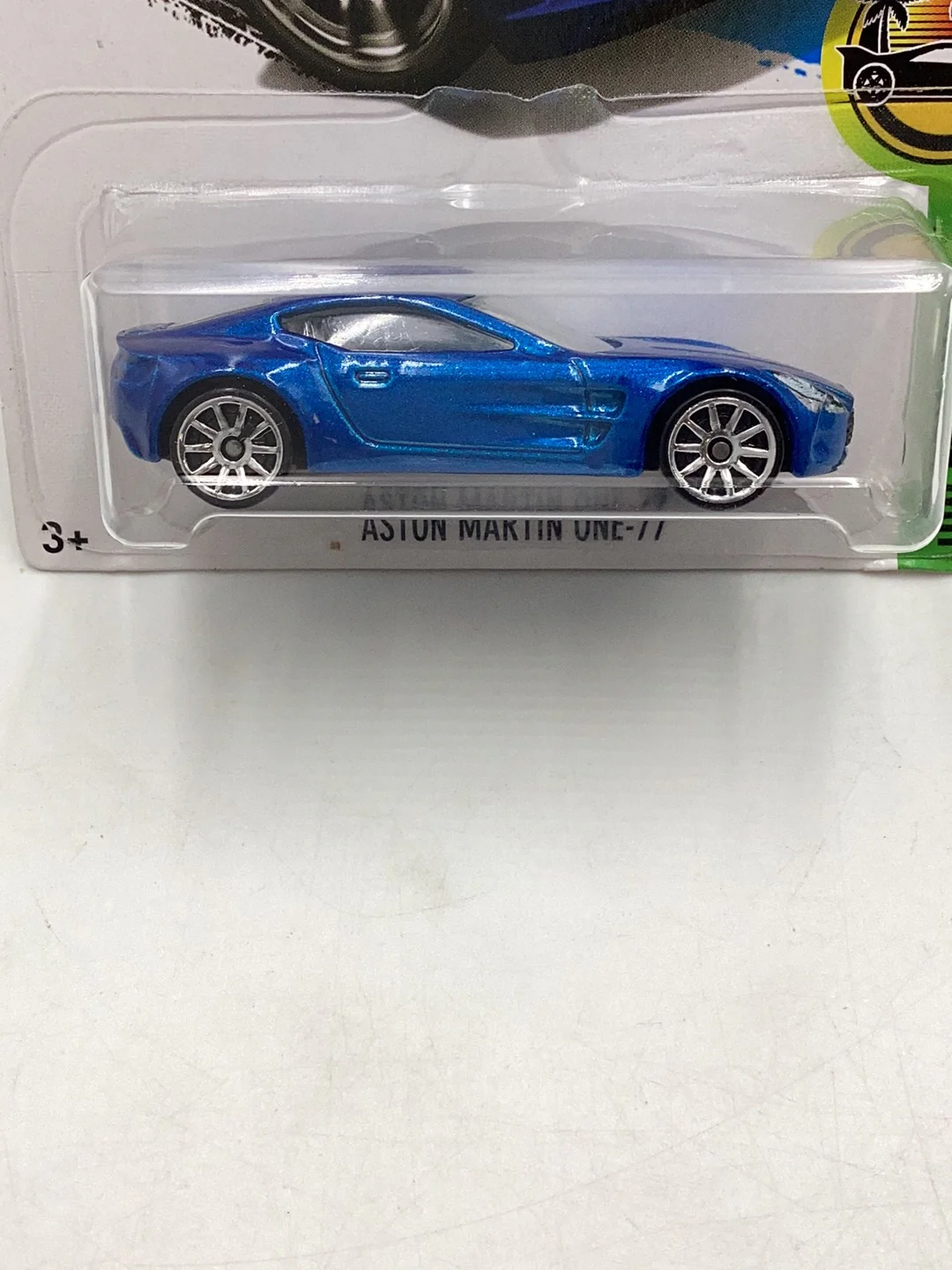 2017 hot wheels #287 Aston Martin One-77 106B - Image 3