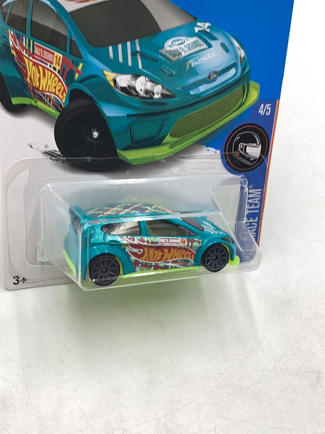 2017 hot wheels #307 12 Ford Fiesta 32F - Image 4