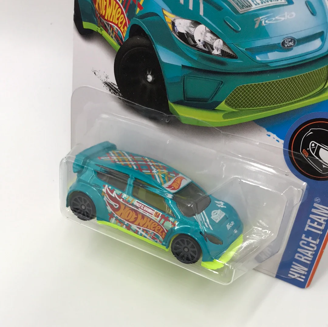 2017 hot wheels #307 12 Ford Fiesta TT2 - Image 3