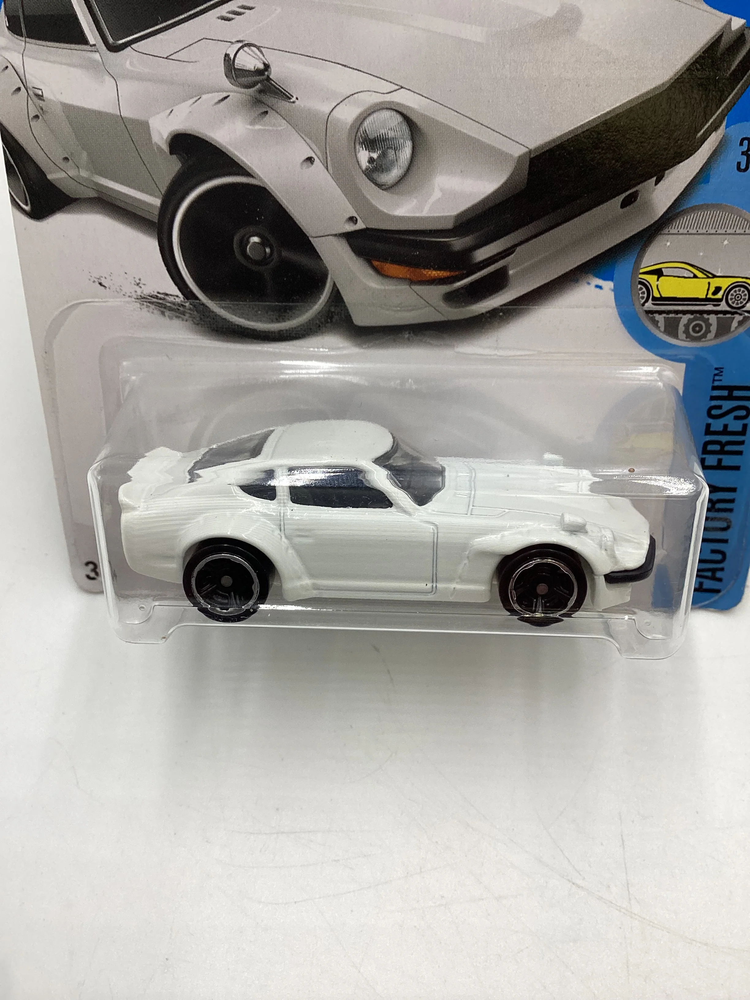 2017 Hot Wheels Factory Fresh #76 Custom Datsun 240Z White 88G - Image 3