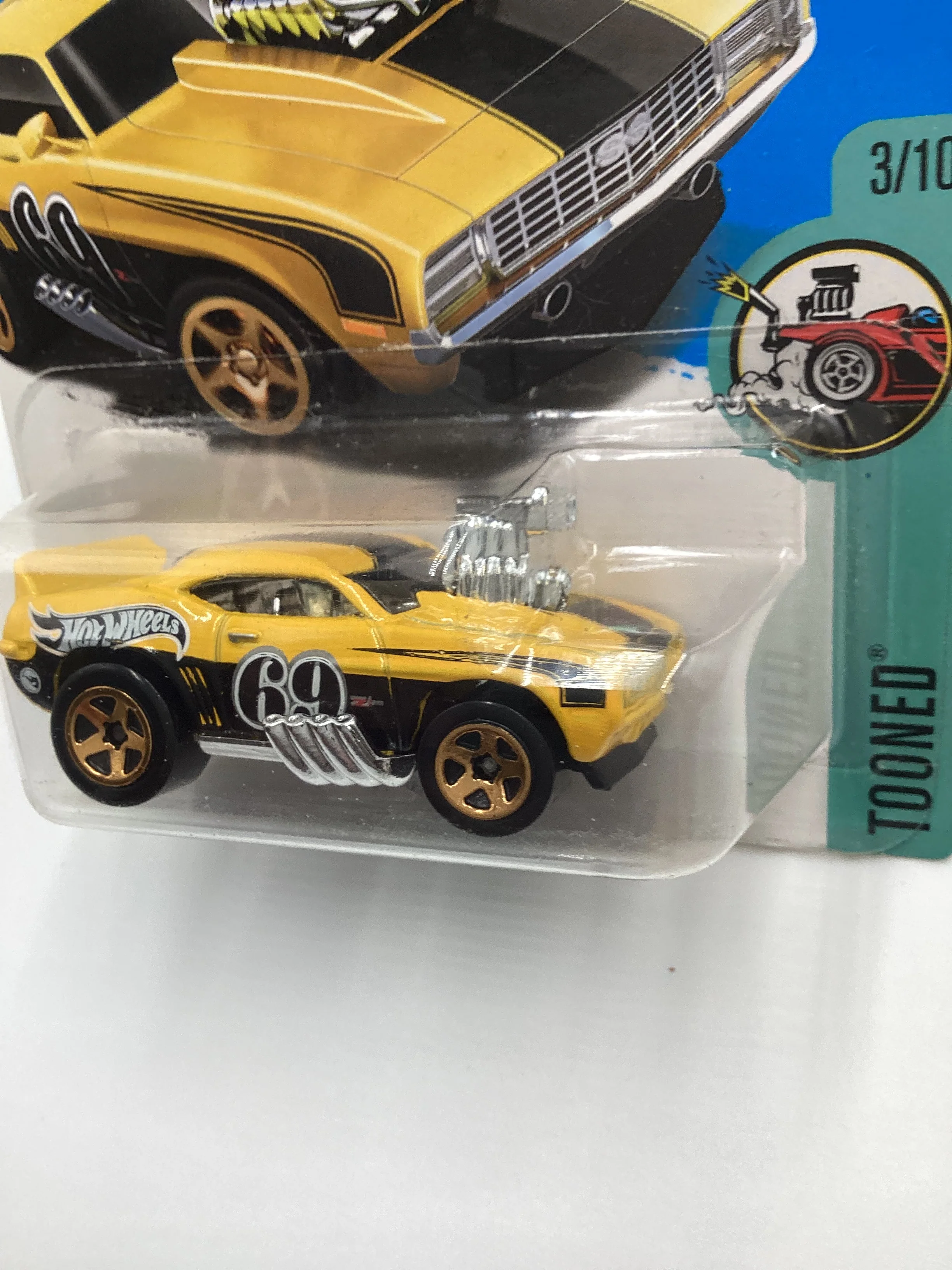2017 Hot wheels Treasure Hunt 3/10 69 Camaro Z28 Yellow Tooned * Vein Top Right Corner* - Image 4
