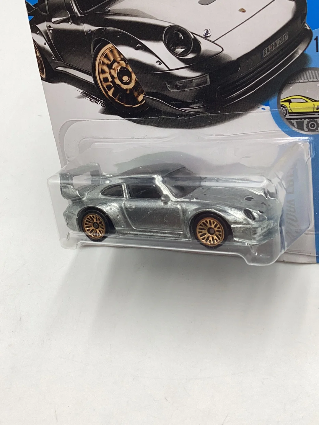 2017 Hot Wheels Zamac #10 Porsche 993 GT2 with protector - Image 5