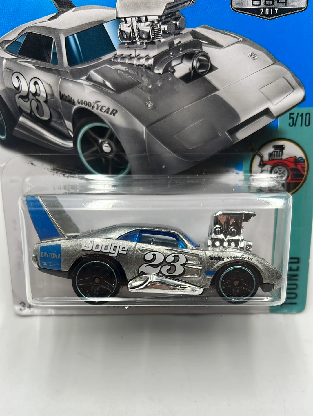 2017 Hot Wheels Zamac Dodge Charger Daytona #4 143E - Image 2
