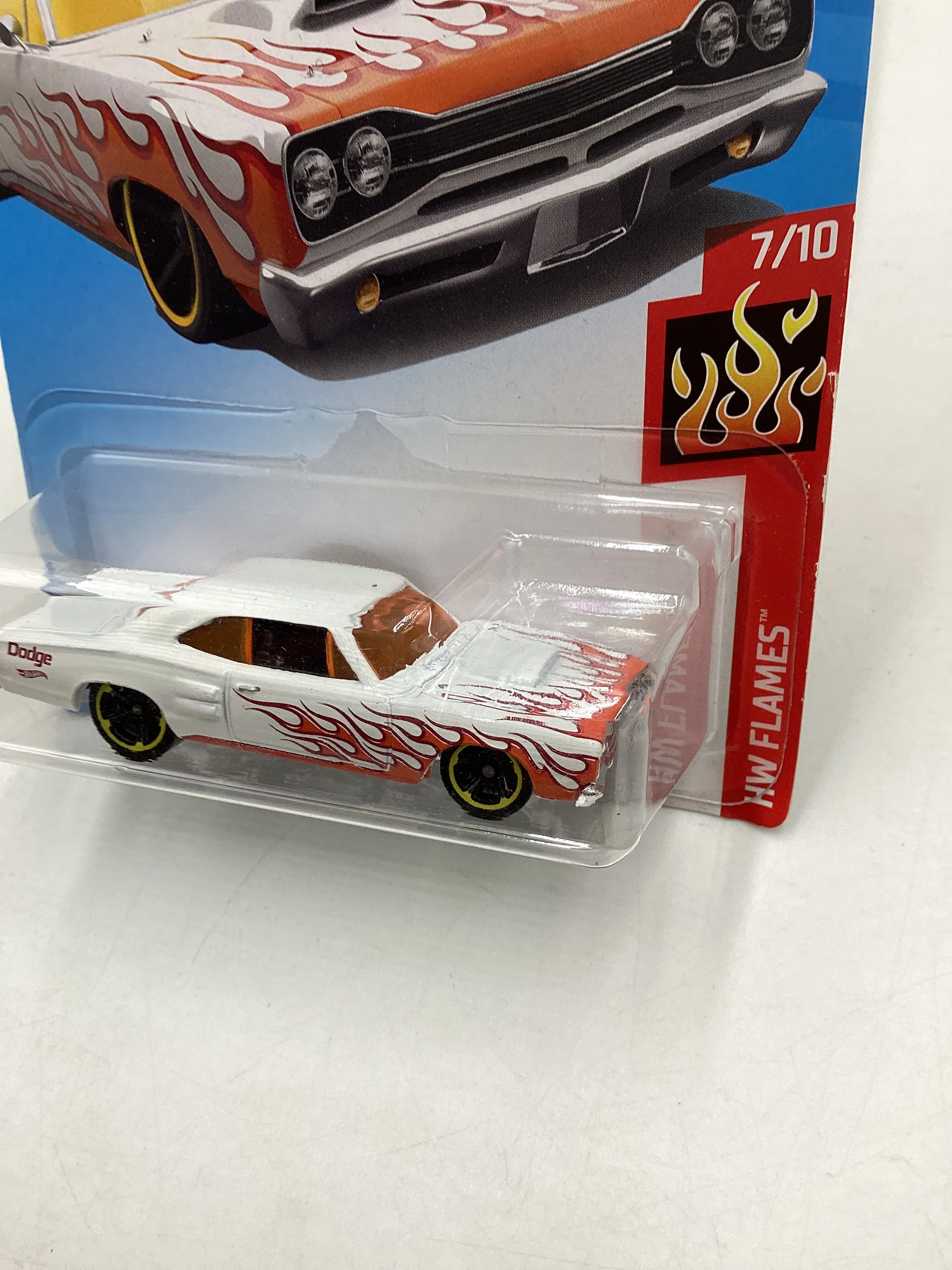 2018 Hot Wheels #086 White 69 Dodge Coronet Superbee 41A - Image 4