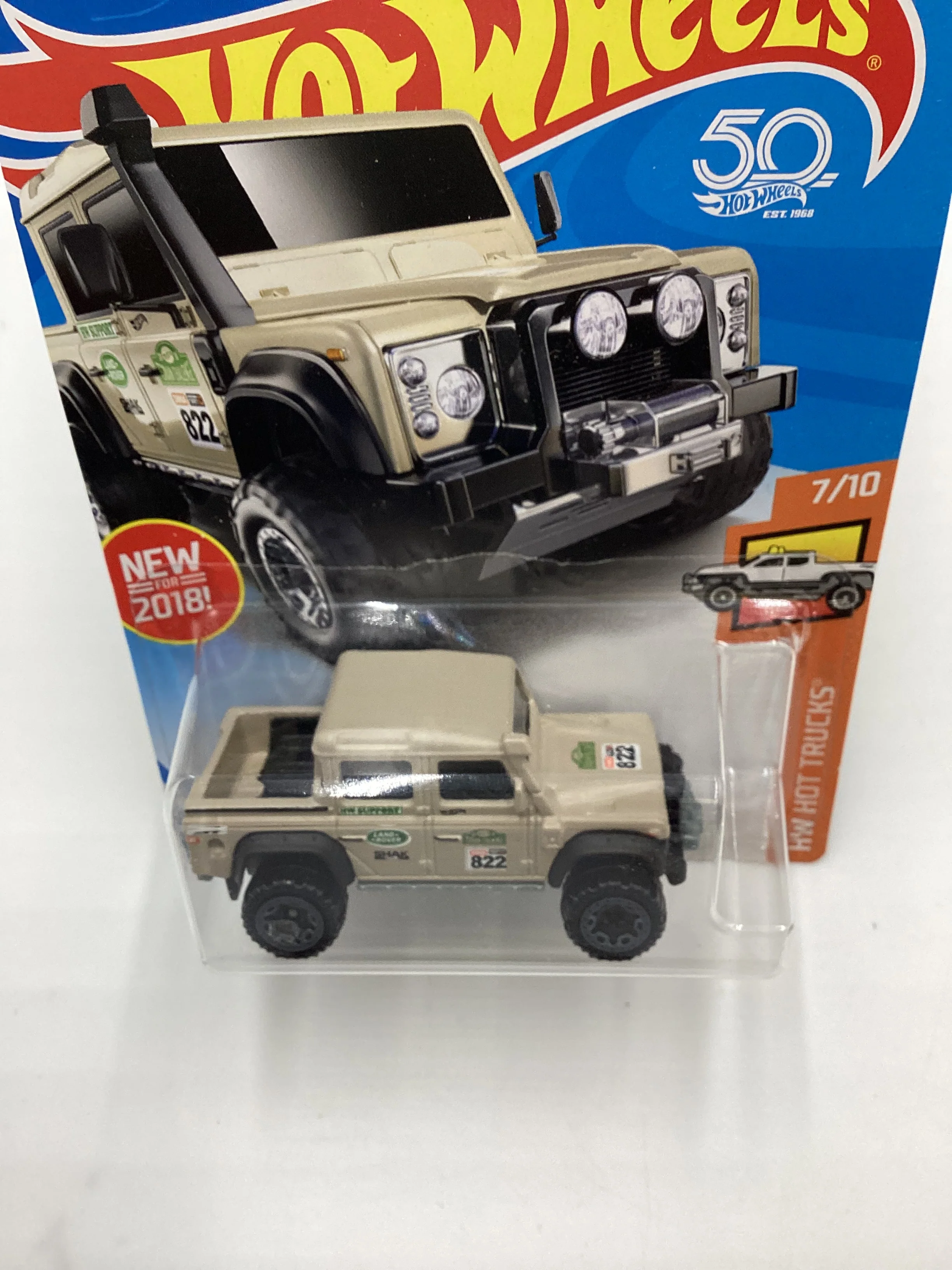 2018 Hot wheels #31 15 Land Rover Defender Double Cab Tan 63E - Image 6