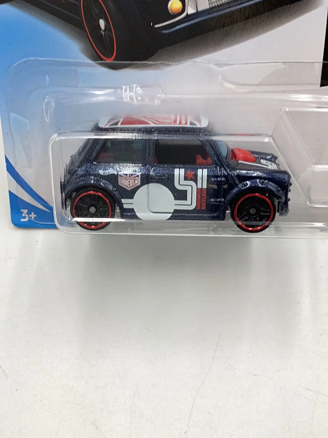 2018 Hot Wheels #65 Morris Mini Magnus Walker 64B - Image 3