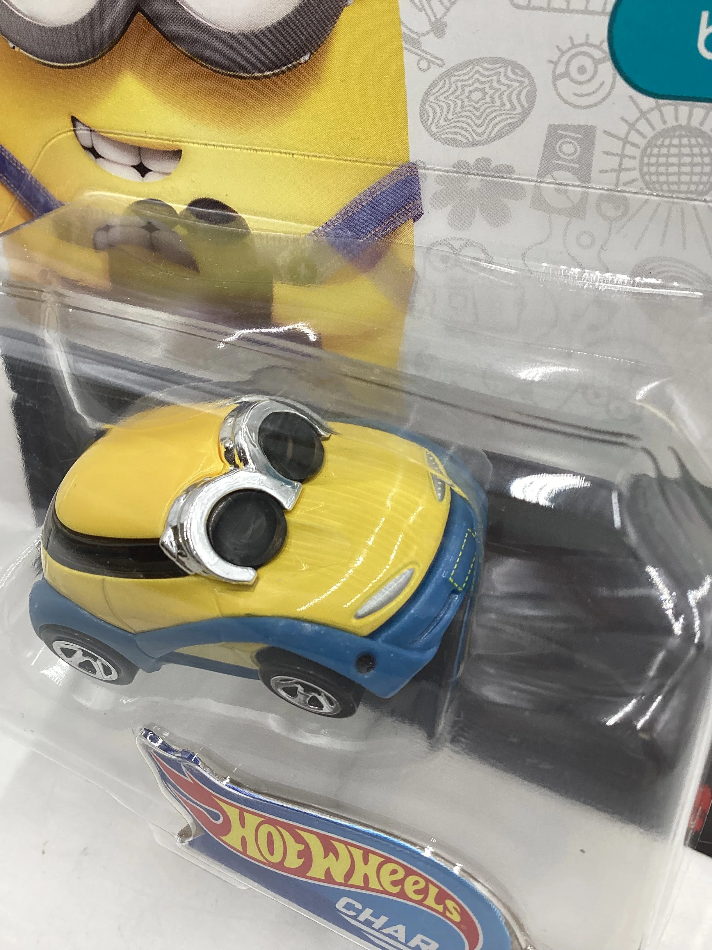 2018 Hot Wheels Character cars Minions Bob 4/6 111A - Image 4
