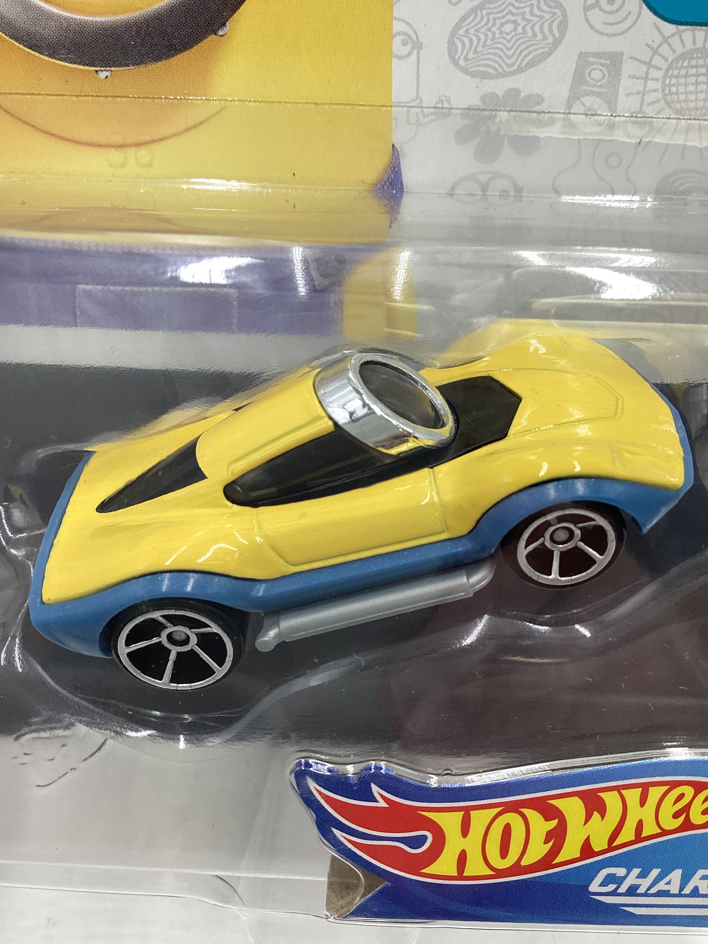 2018 Hot Wheels Character cars Minions Carl 5/6 111A - Image 3