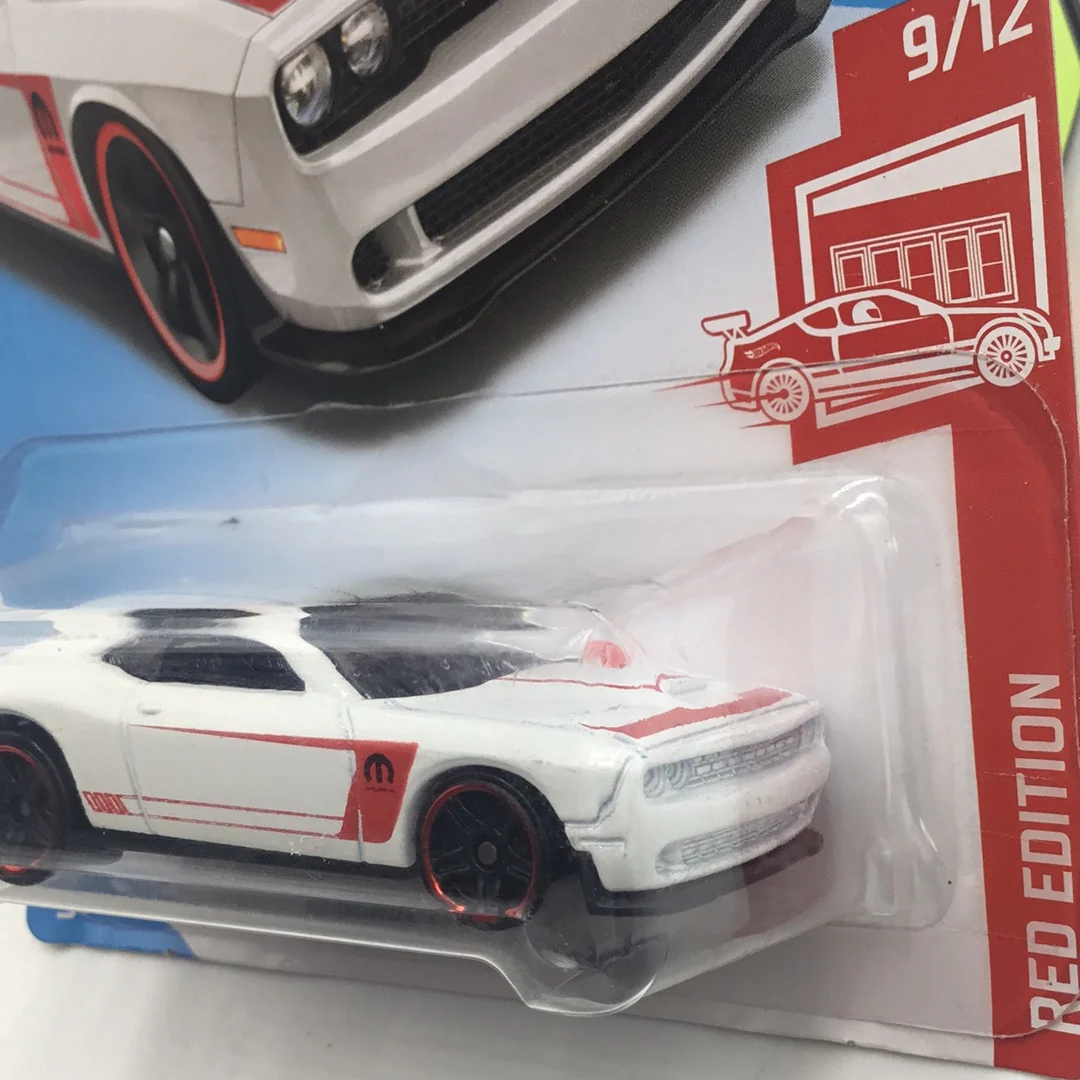 2018 Hot Wheels Red Edition #9 2015 Dodge Challenger SRT EE1 - Image 4