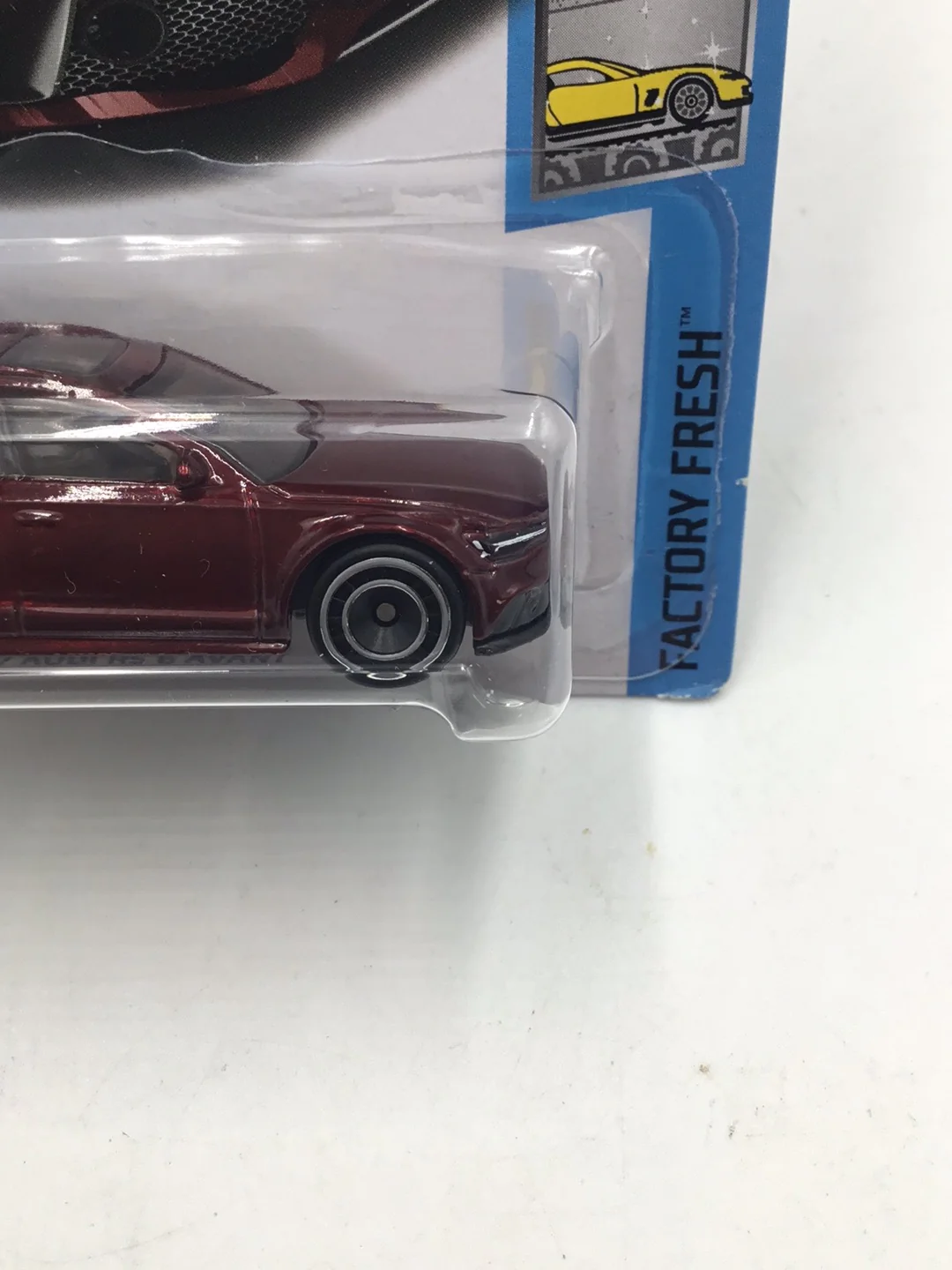 2018 hot wheels super treasure hunt 17 Audi RS 6 Avant W/Protector - Image 5