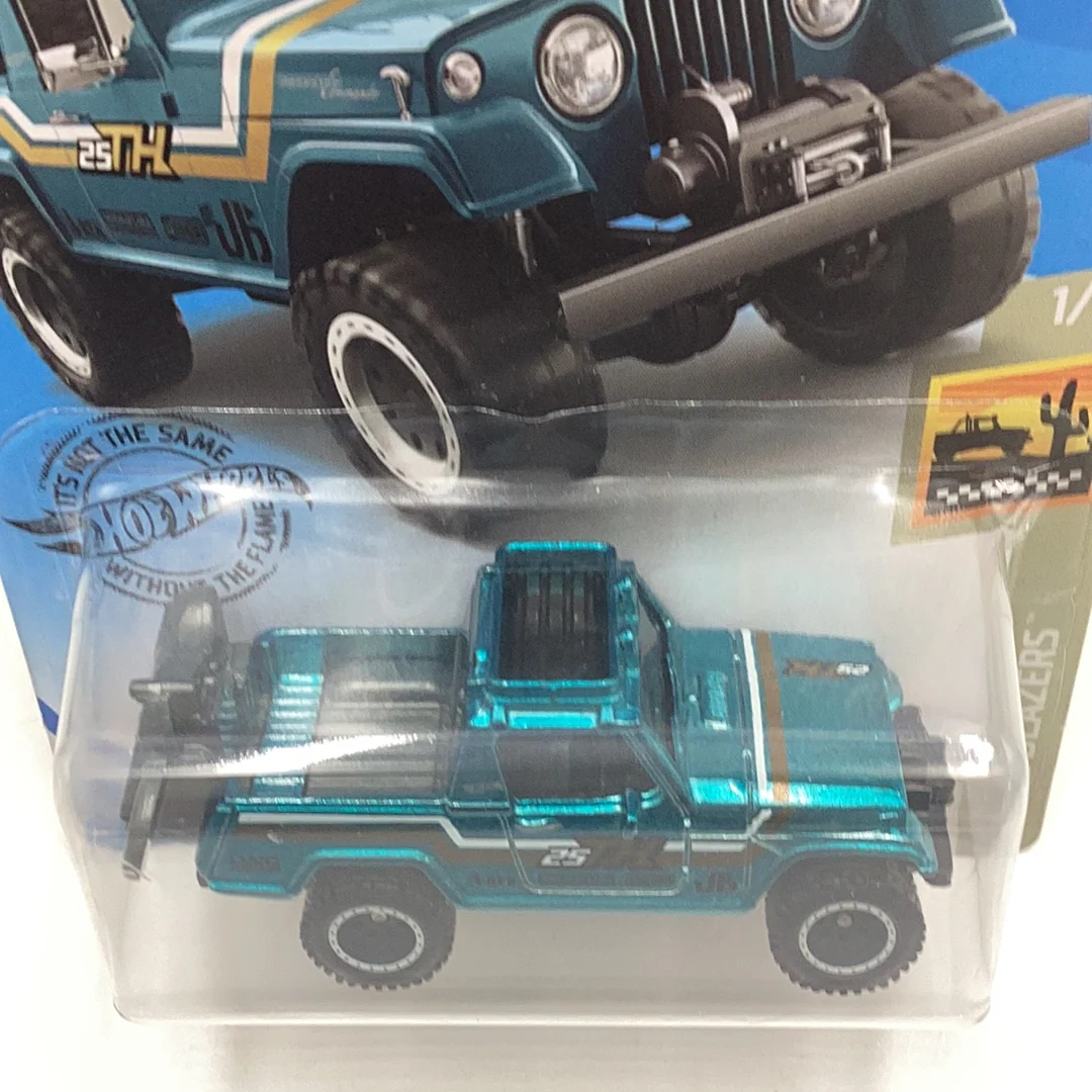 2020 hot wheels super treasure hunt 67 Jeepster Commando W/Protector - Image 5