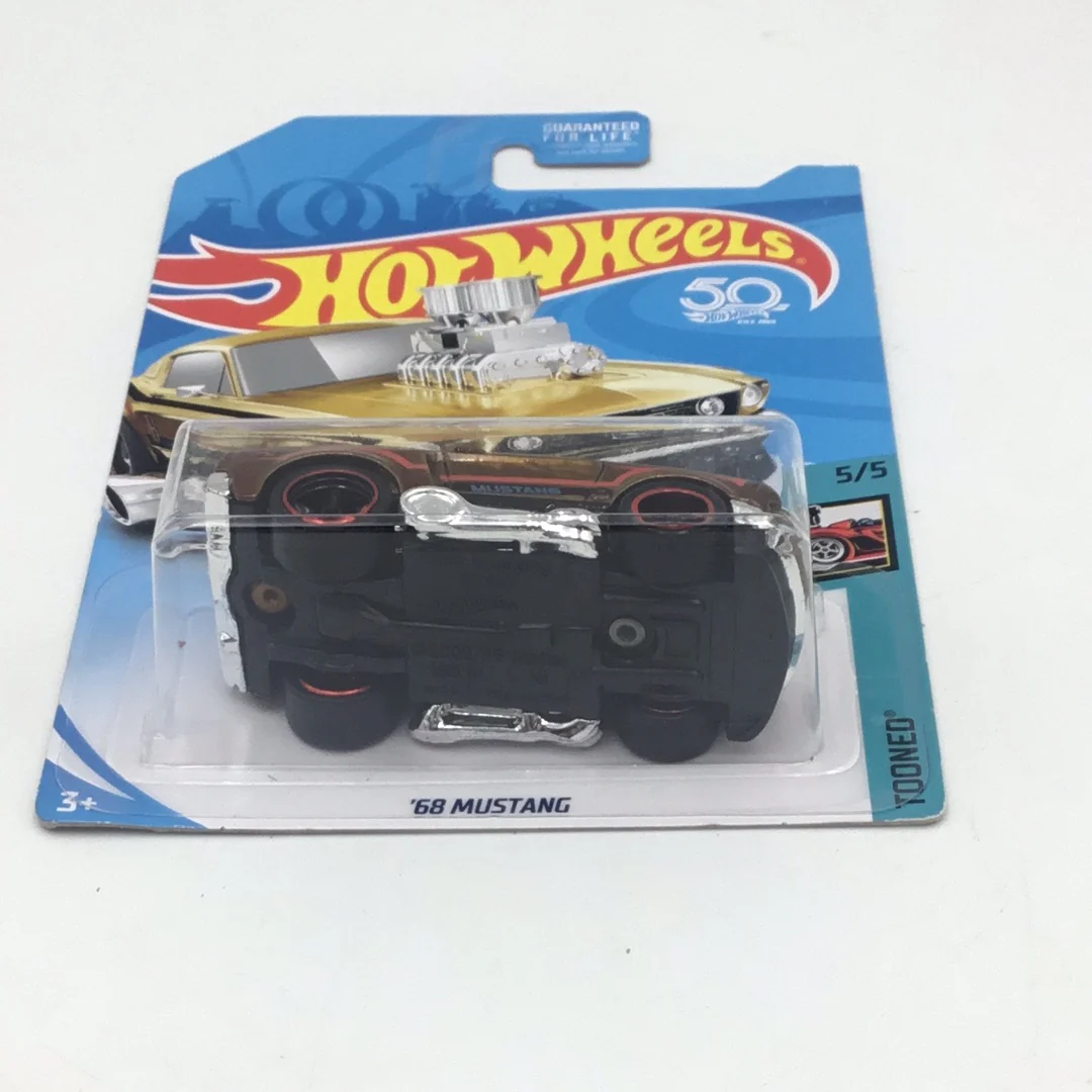 2018 hot wheels super treasure hunt 68 Mustang W/Protector - Image 4