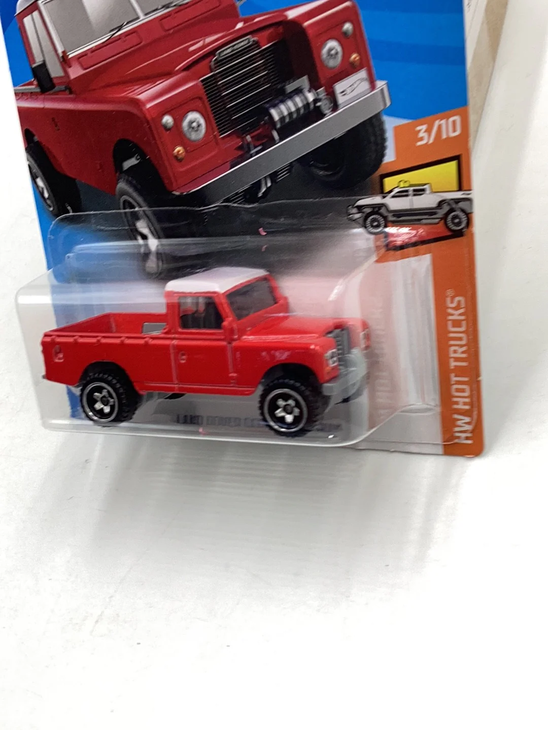 2019 hot wheels #111 Land Rover Series III Pickup 63C - Image 4