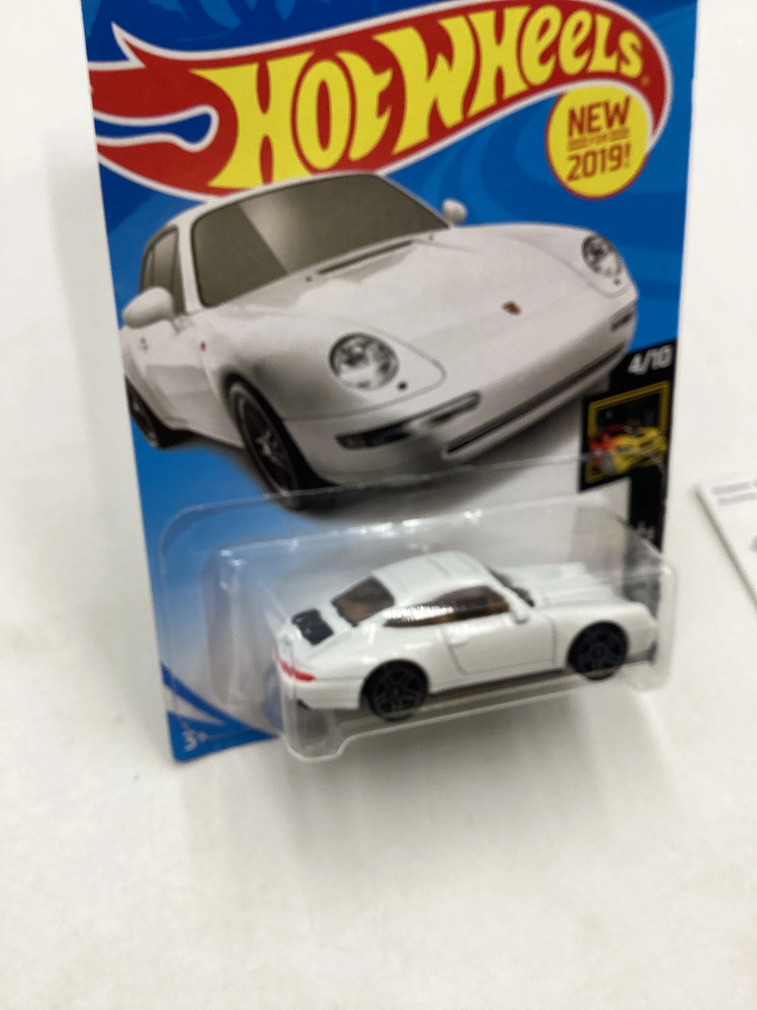 2019 Hot Wheels #155 ‘96 Porsche Carrera White Month Card 100C - Image 5