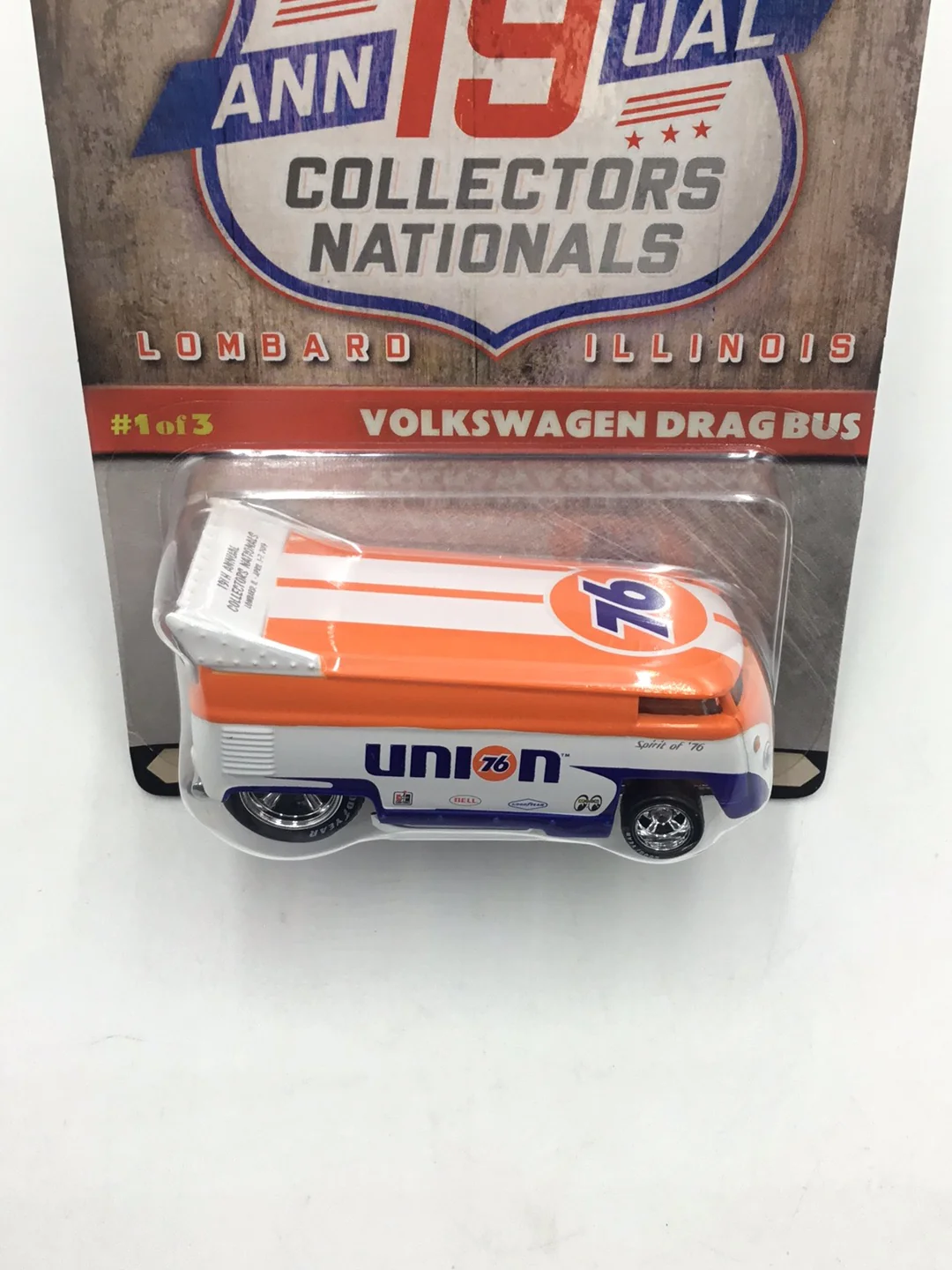 2019 hot wheels 19th annual collectors nationals Volkswagen Drag Bus Convention series 3297/5000 with Protector - Image 5