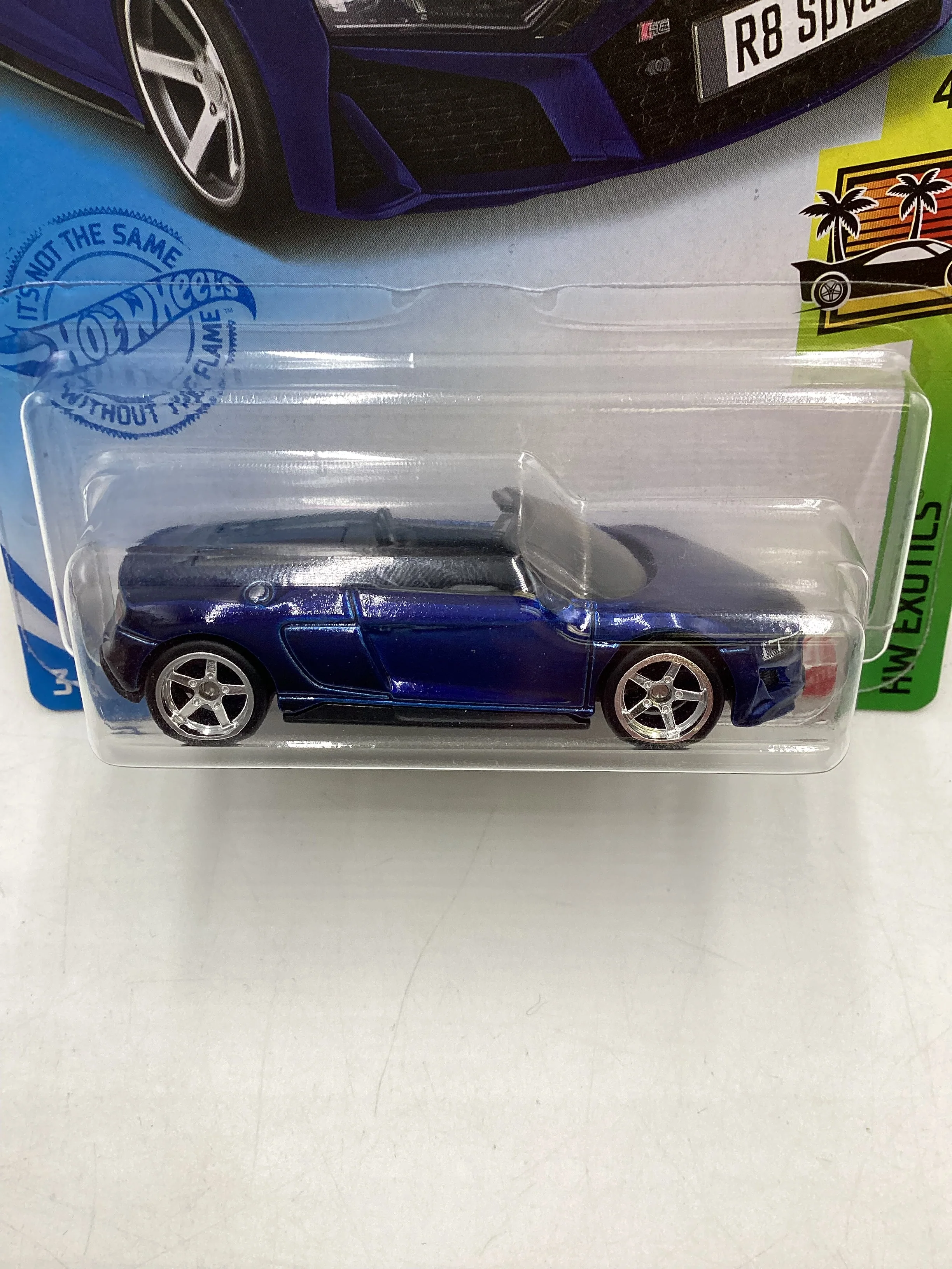 2019 Hot wheels #211 Super treasure hunt 2019 Audi R8 Spyder W/Protector - Image 3