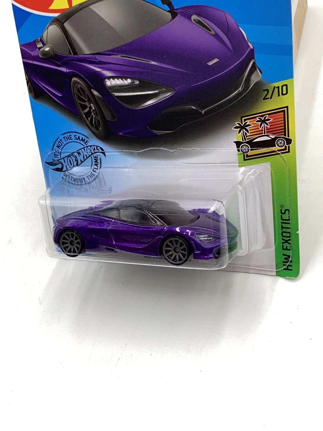 2019 Hot wheels #221 McLaren 720S purple 102i - Image 4