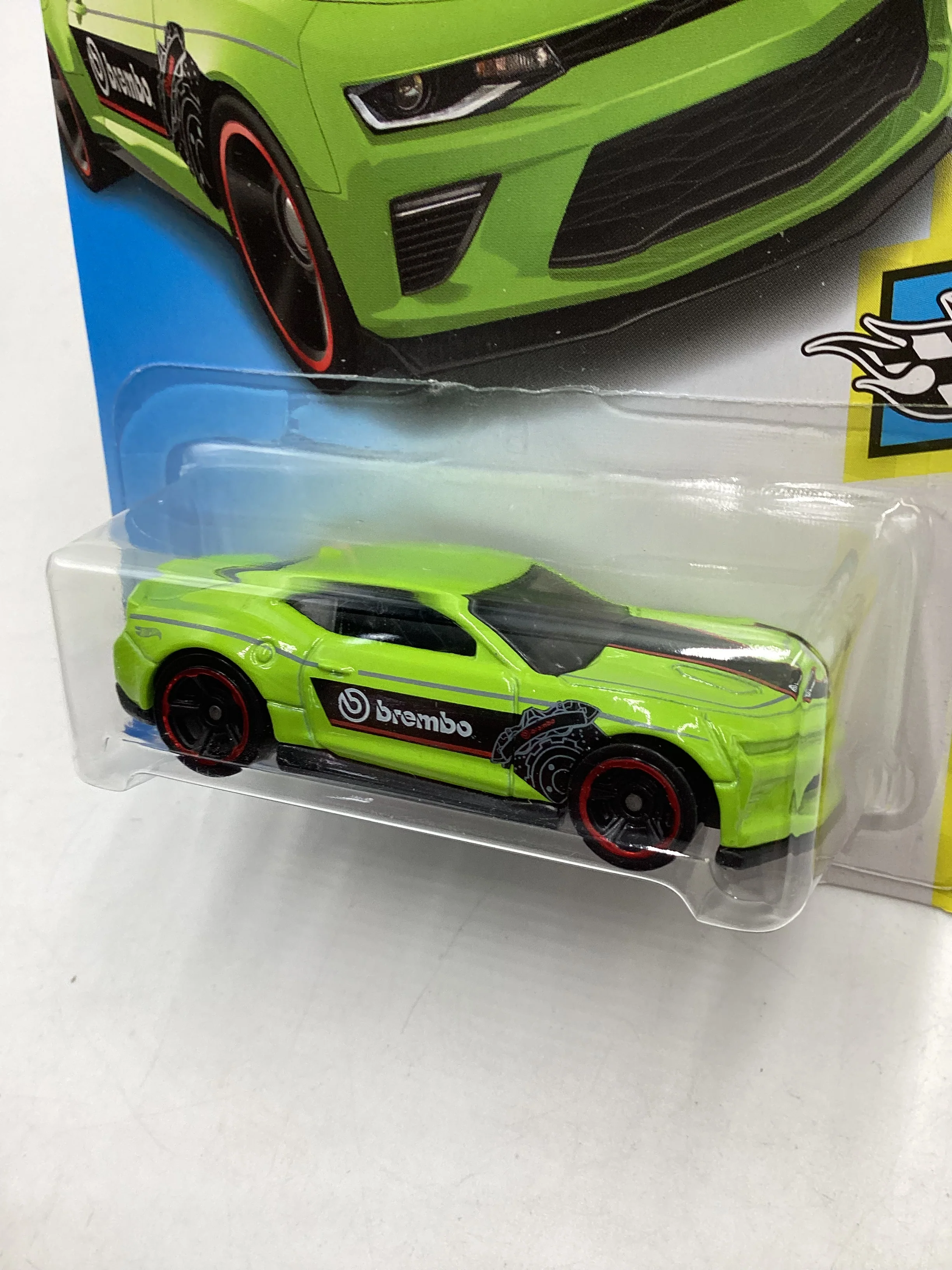 2019 Hot Wheels #26 Green 18 Camaro SS 7F - Image 4