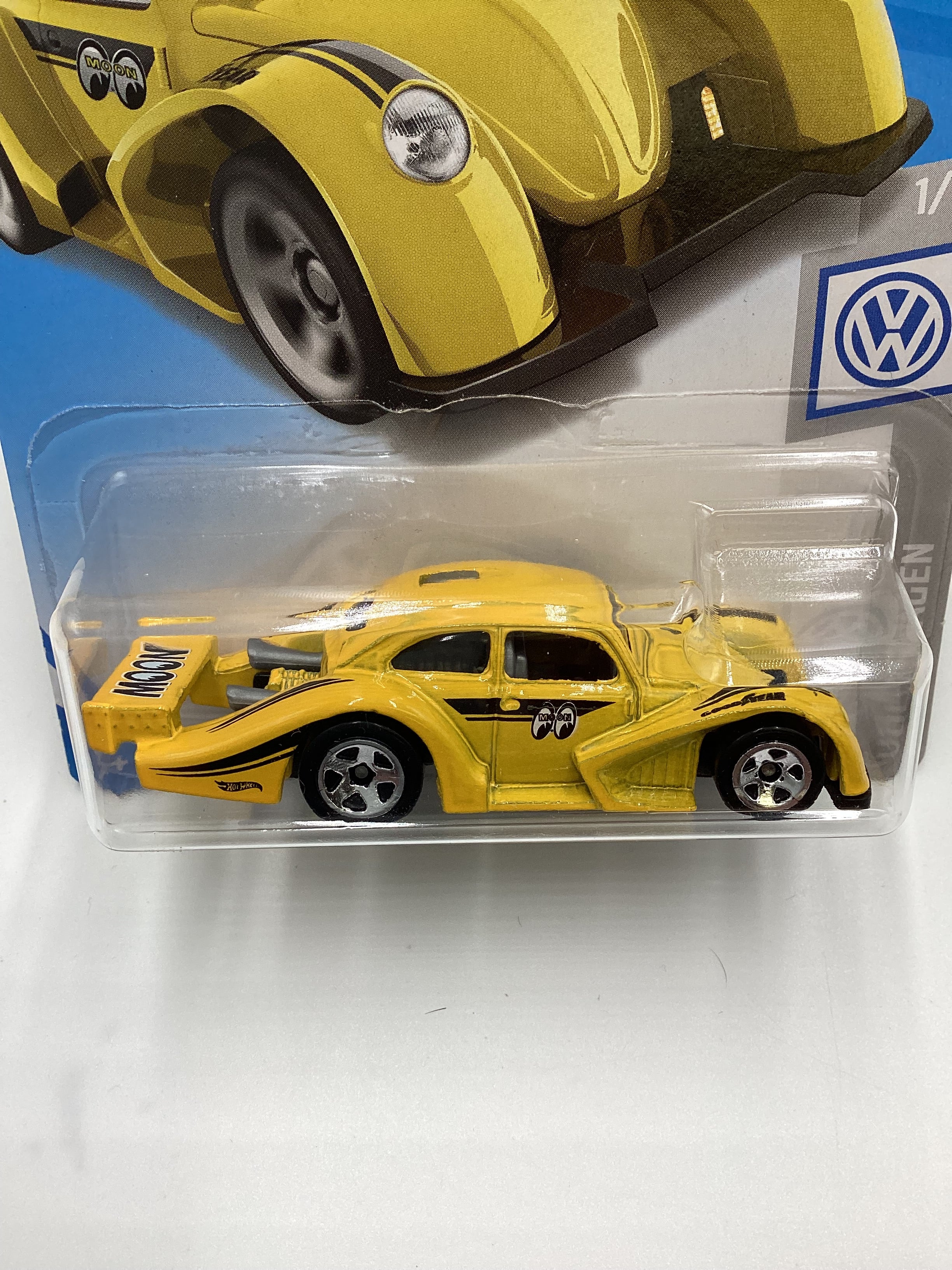 2019 Hot Wheels #46 Volkswagen Kafer Racer Yellow Moon Eyes 97F - Image 3