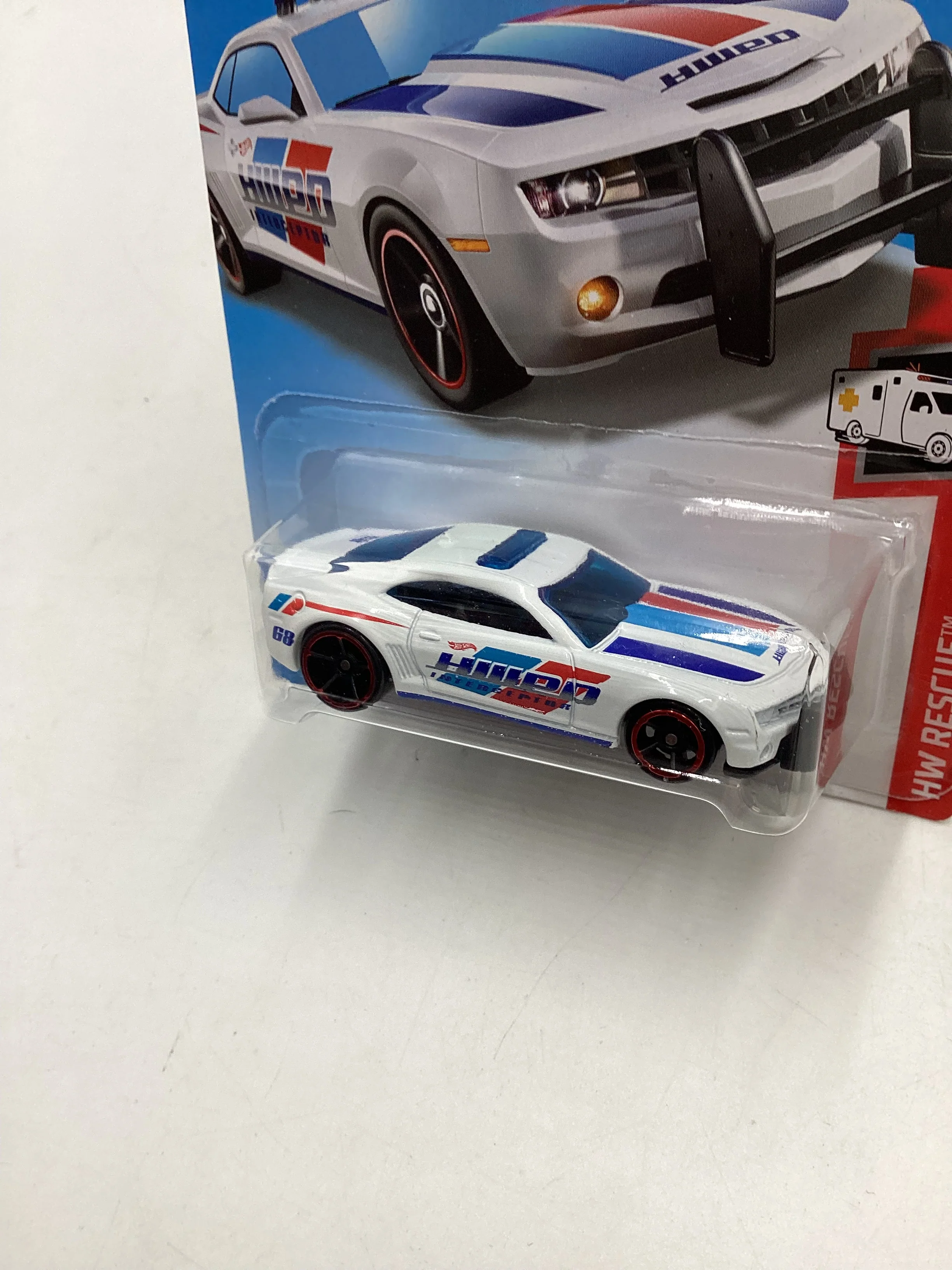 2019 Hot Wheels #99 10 Camaro SS white 2i - Image 5