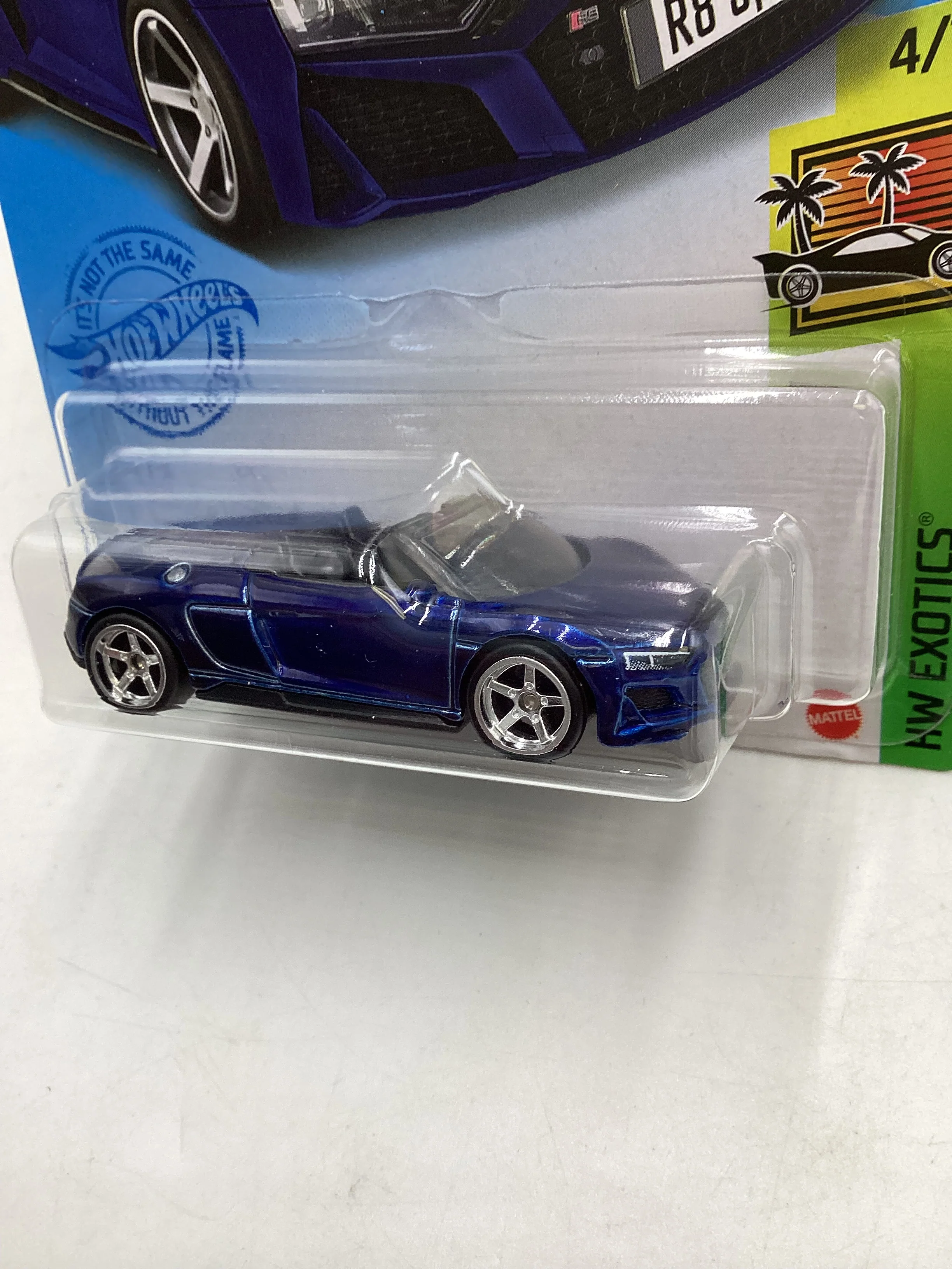 2019 Hot wheels Super treasure hunt 2019 Audi R8 Spyder Blue W/Protector - Image 4