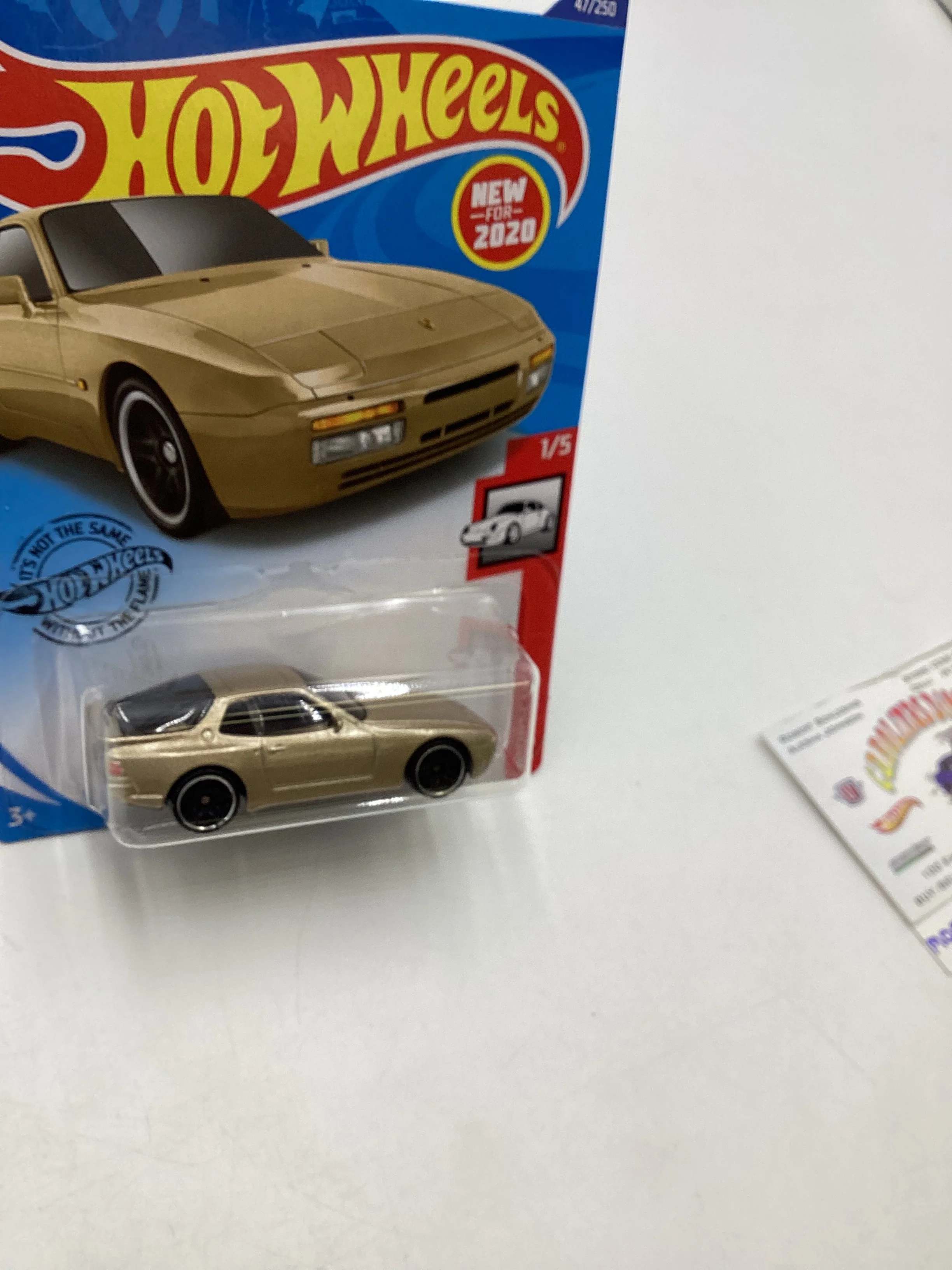 2020 Hot Wheels #047 89 Porsche 944 Turbo Gold 99A - Image 4