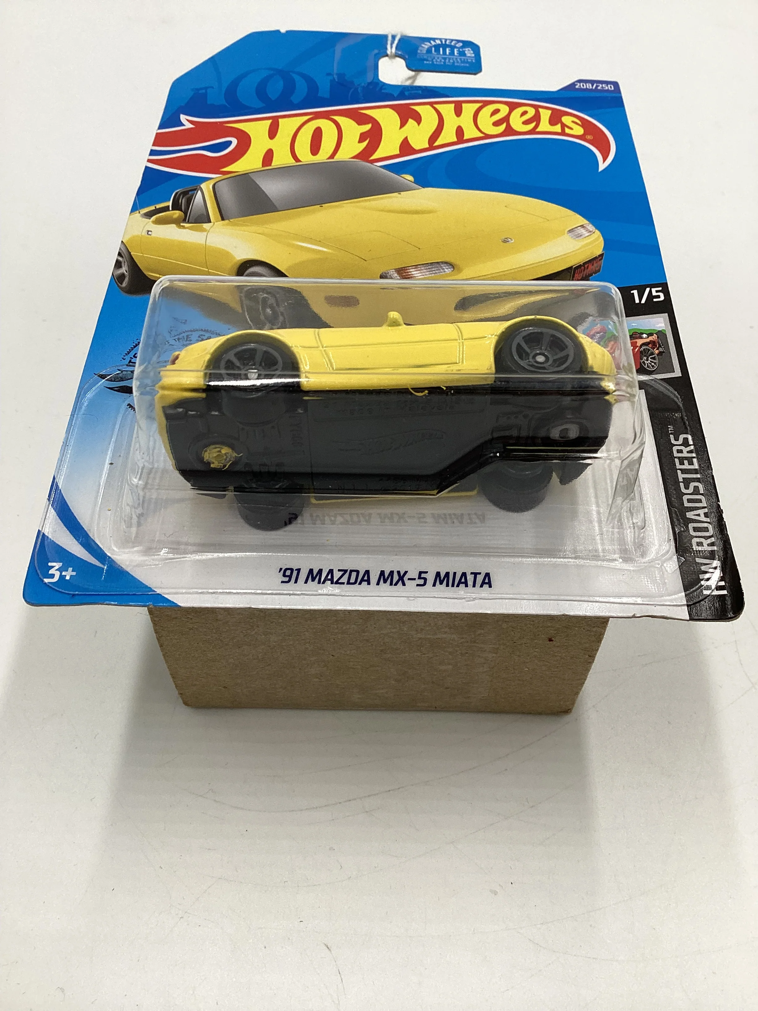 2020 Hot wheels Roadsters #208 91 Mazda MX-5 Miata Yellow 86G - Image 6