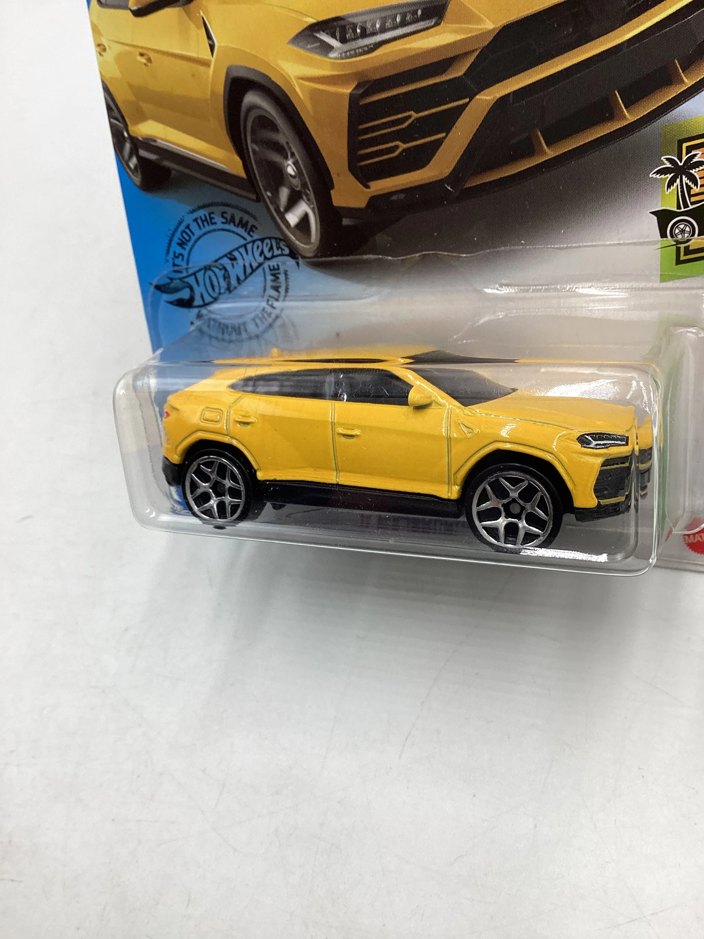 2020 Hot Wheels #213 Lamborghini Urus Yellow 101C - Image 4