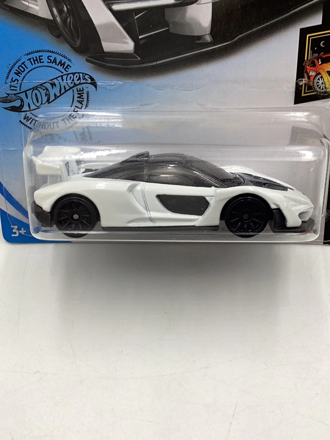 2020 hot wheels #233 McLaren Senna 103C - Image 2