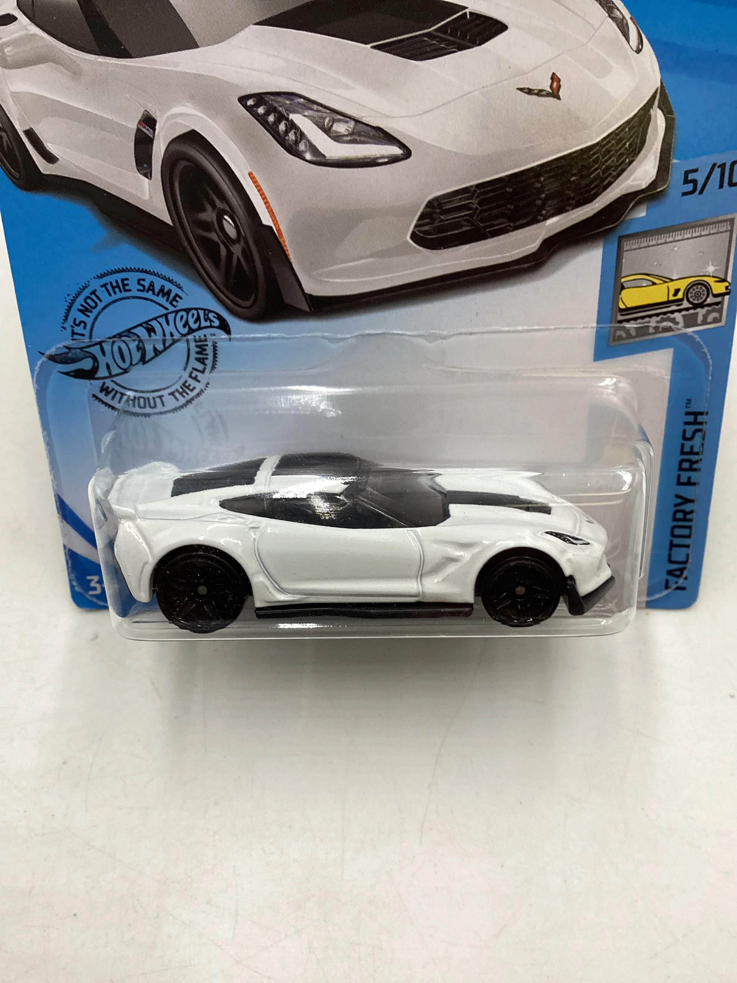 2020 Hot Wheels #200 Corvette C7 Z06 White 8i - Image 2