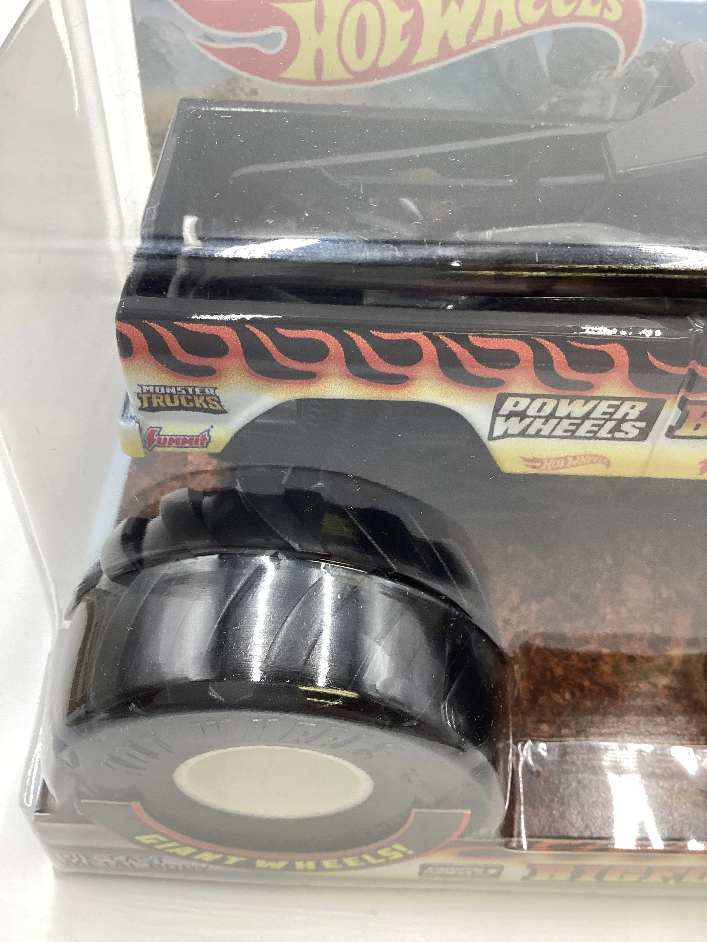 2020 Hot Wheels Monster Trucks Giant Wheels Power Wheels Bigfoot - Image 4