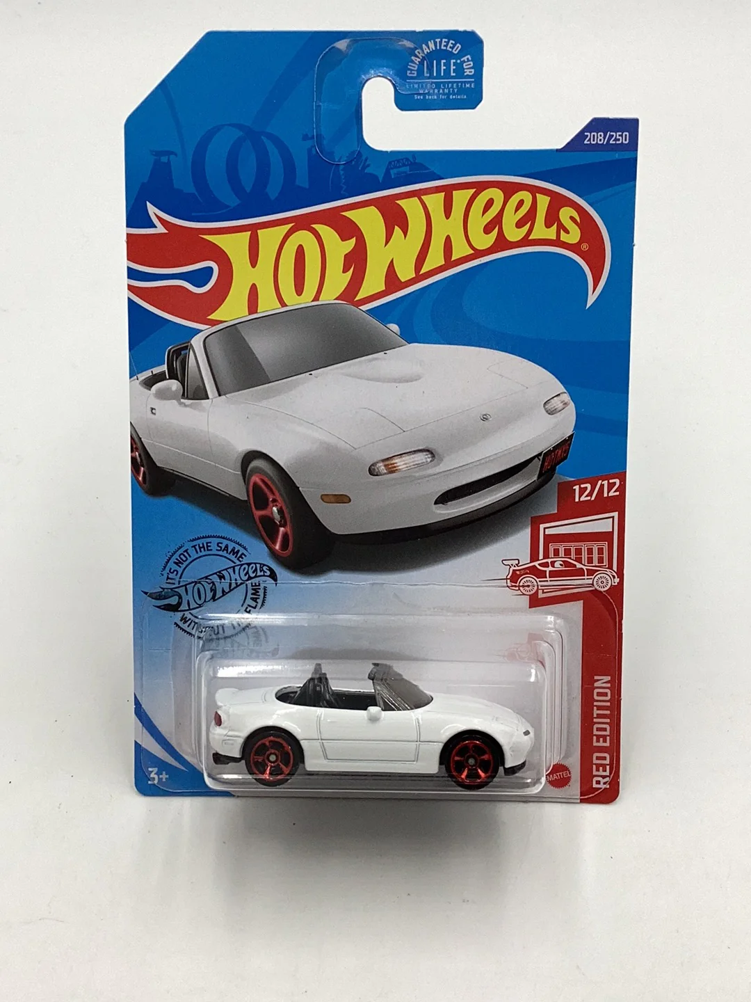 2020 hot wheels red edition #208 91 Mazda MX-5 Miata target red W/protector - Image 2