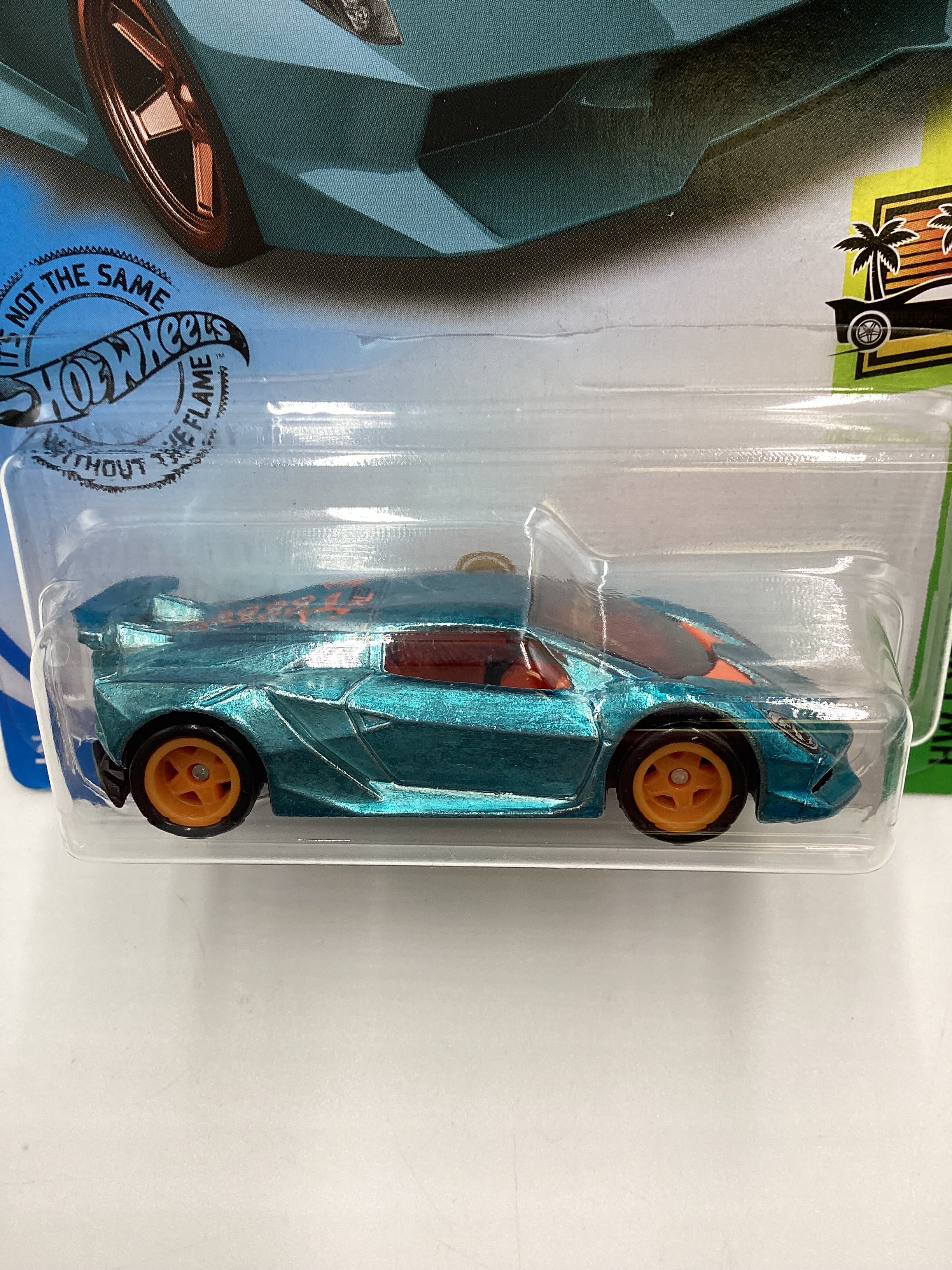2020 Hot Wheels Super Treasure Hunt Lamborghini Sesto Elemento Light Blue W/Protector - Image 3