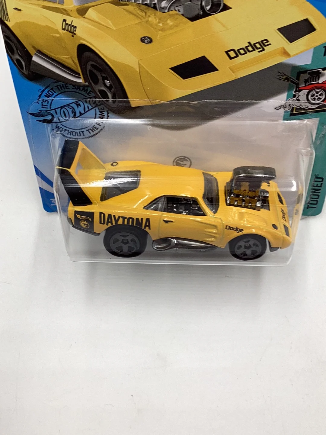 2020 HOT WHEELS TREASURE HUNT DODGE CHARGER DAYTONA - Image 5