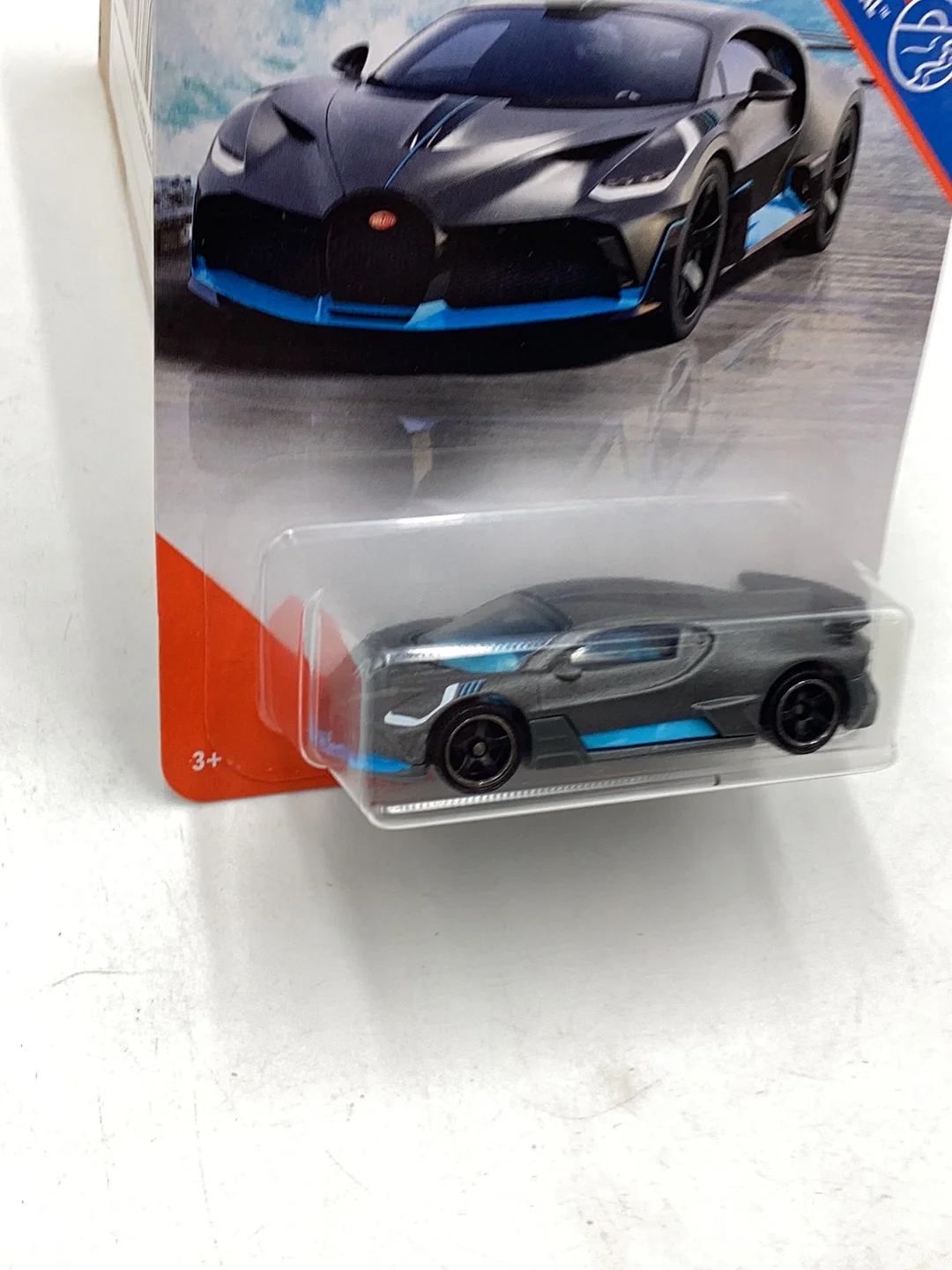 2020 matchbox #46 2018 Bugatti Divo 105F - Image 3