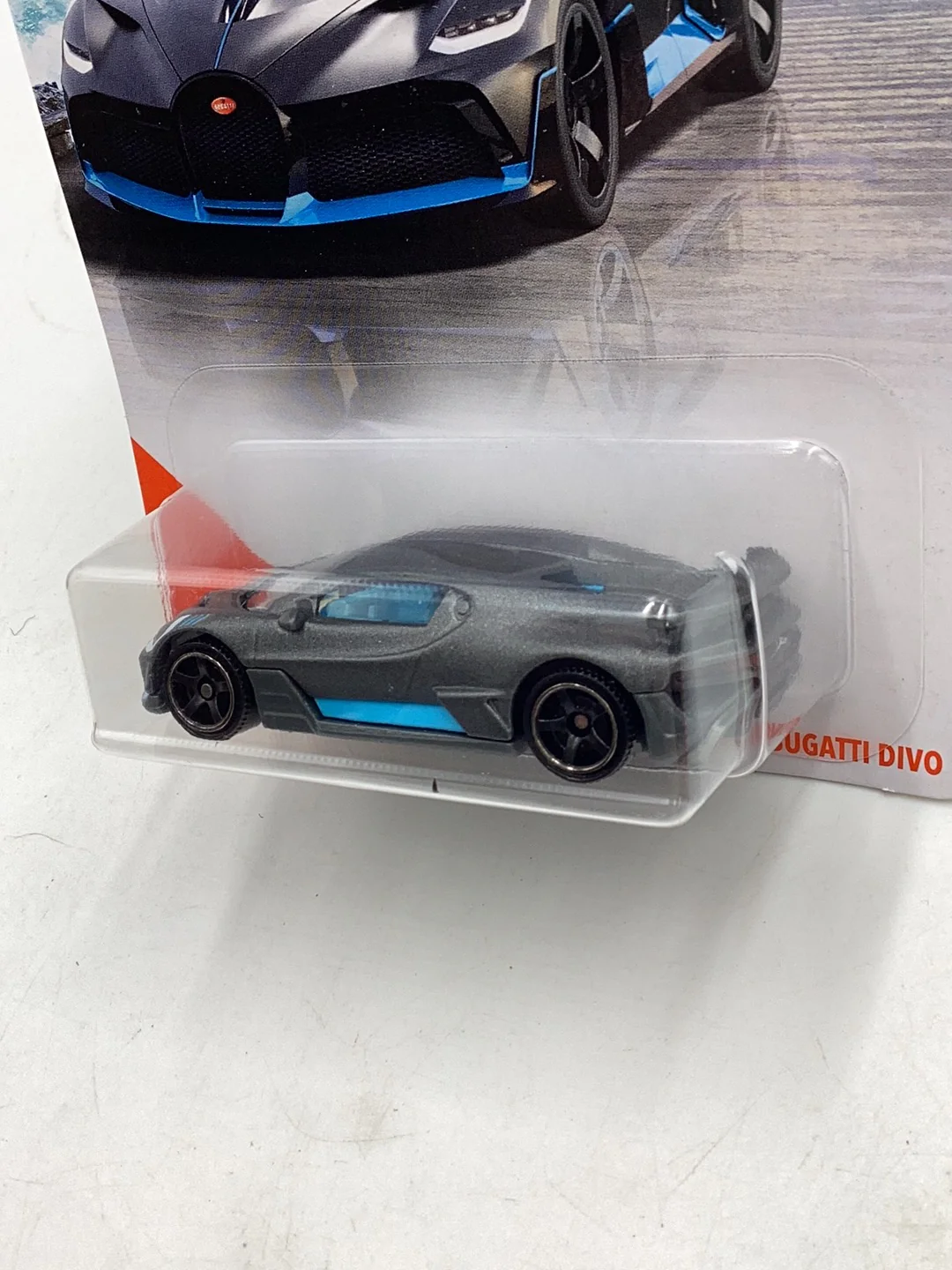 2020 matchbox #46 2018 Bugatti Divo 105F - Image 4
