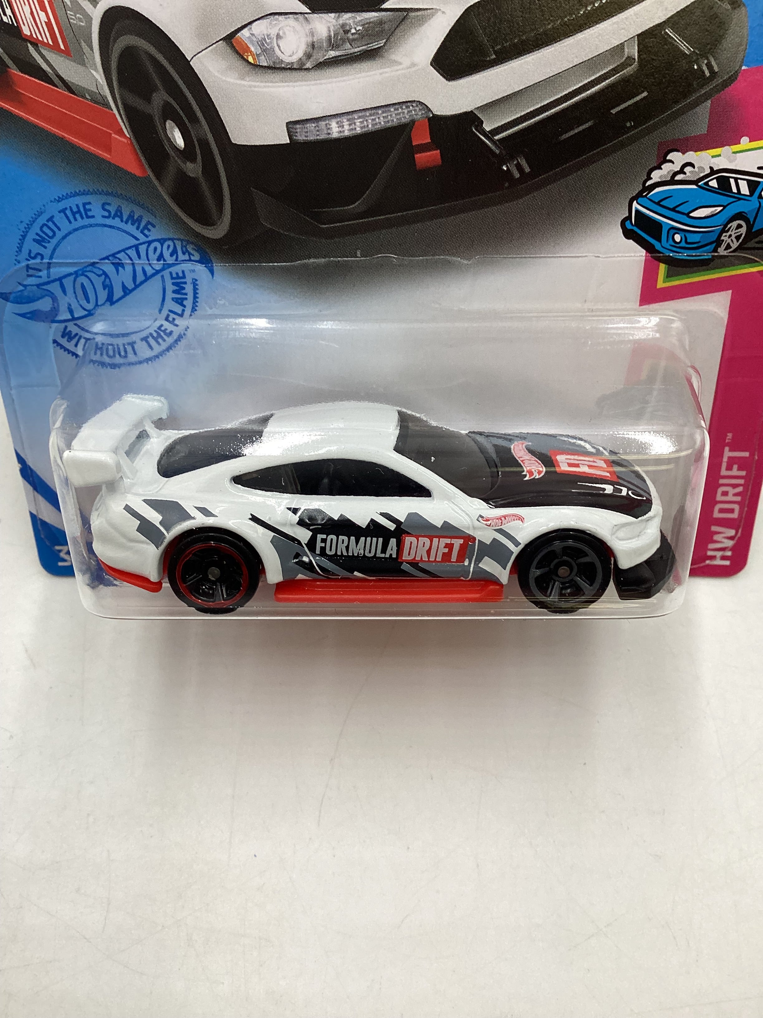 2021 Hot Wheels #127 Custom 18 Ford Mustang GT White Kroger exclusive 236C - Image 3