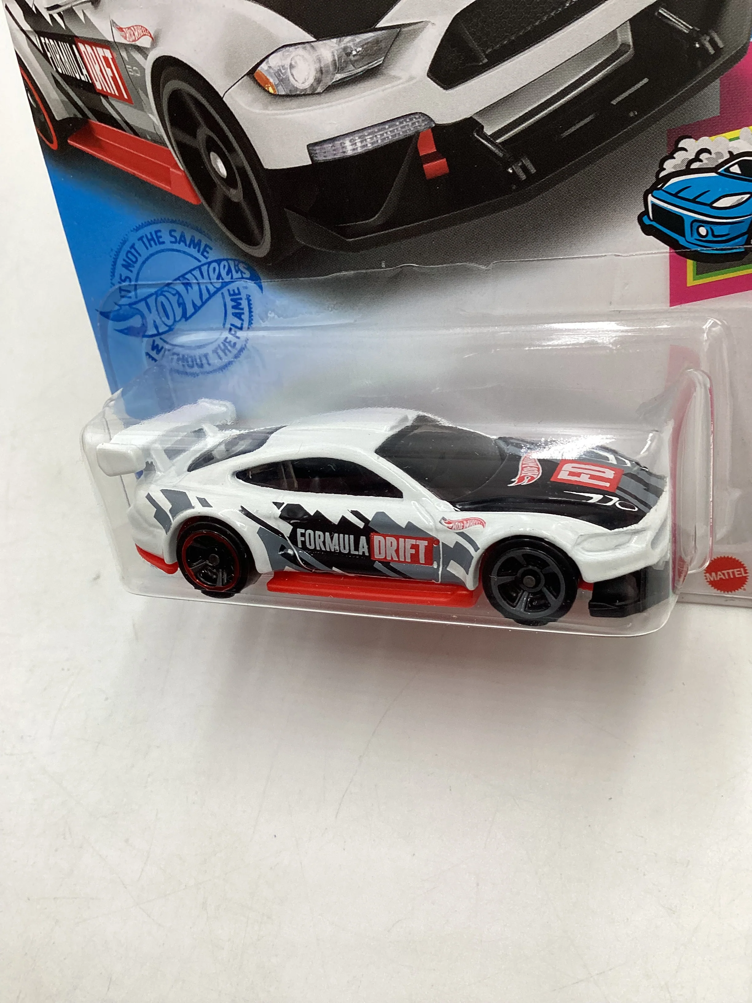 2021 Hot Wheels #127 Custom 18 Ford Mustang GT White Kroger exclusive 236C - Image 4
