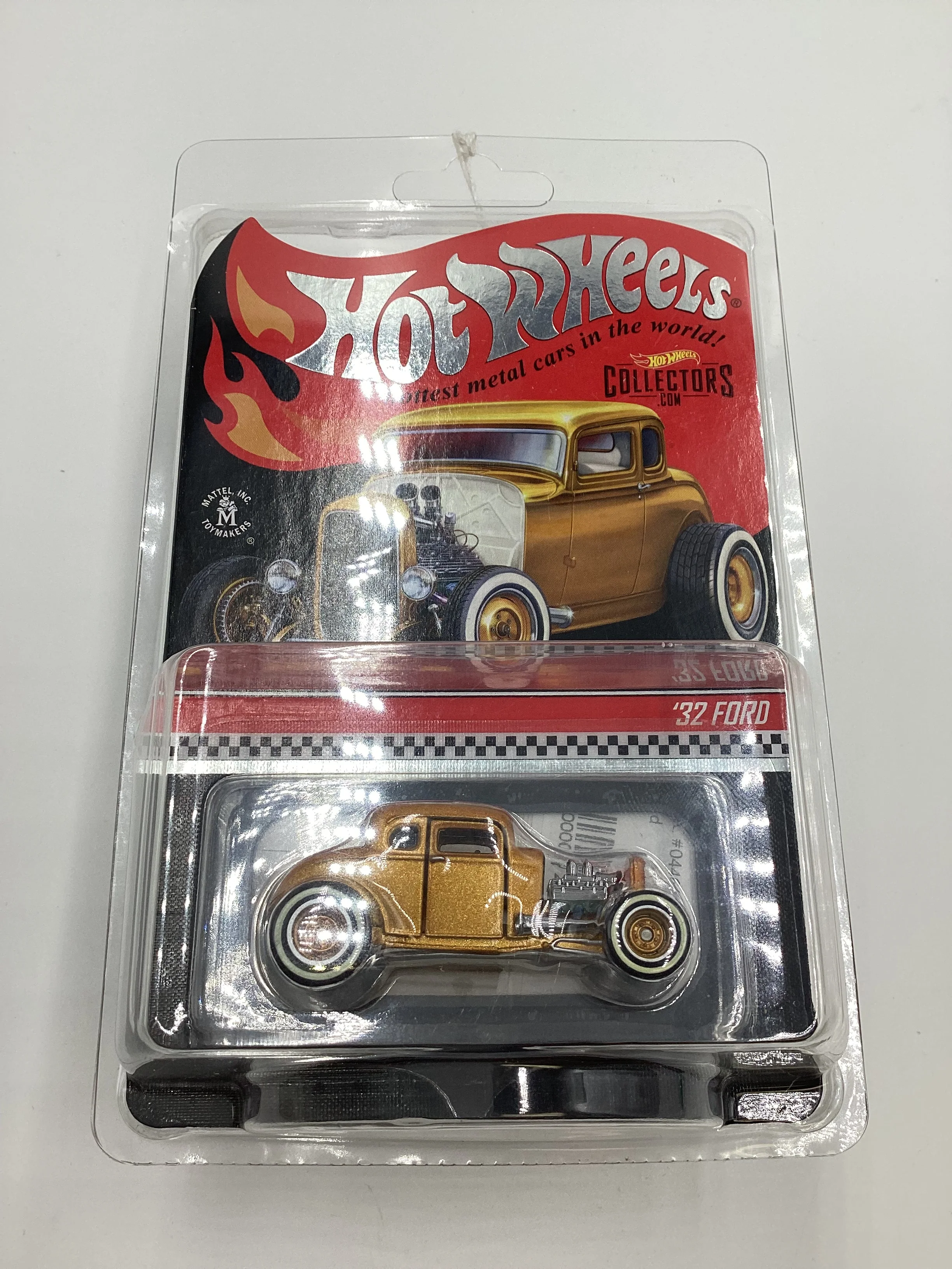 2021 Hot Wheels RLC #04464/17500 32 Ford Gold with protector - Image 9