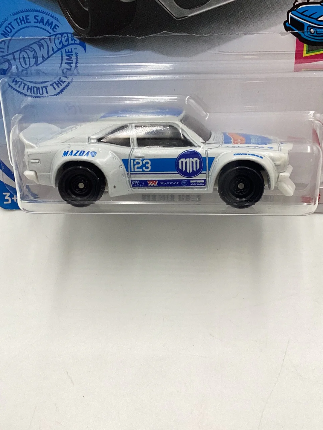 2021 hot wheels super treasure hunt #137 Mazda RX-3 with protector - Image 3