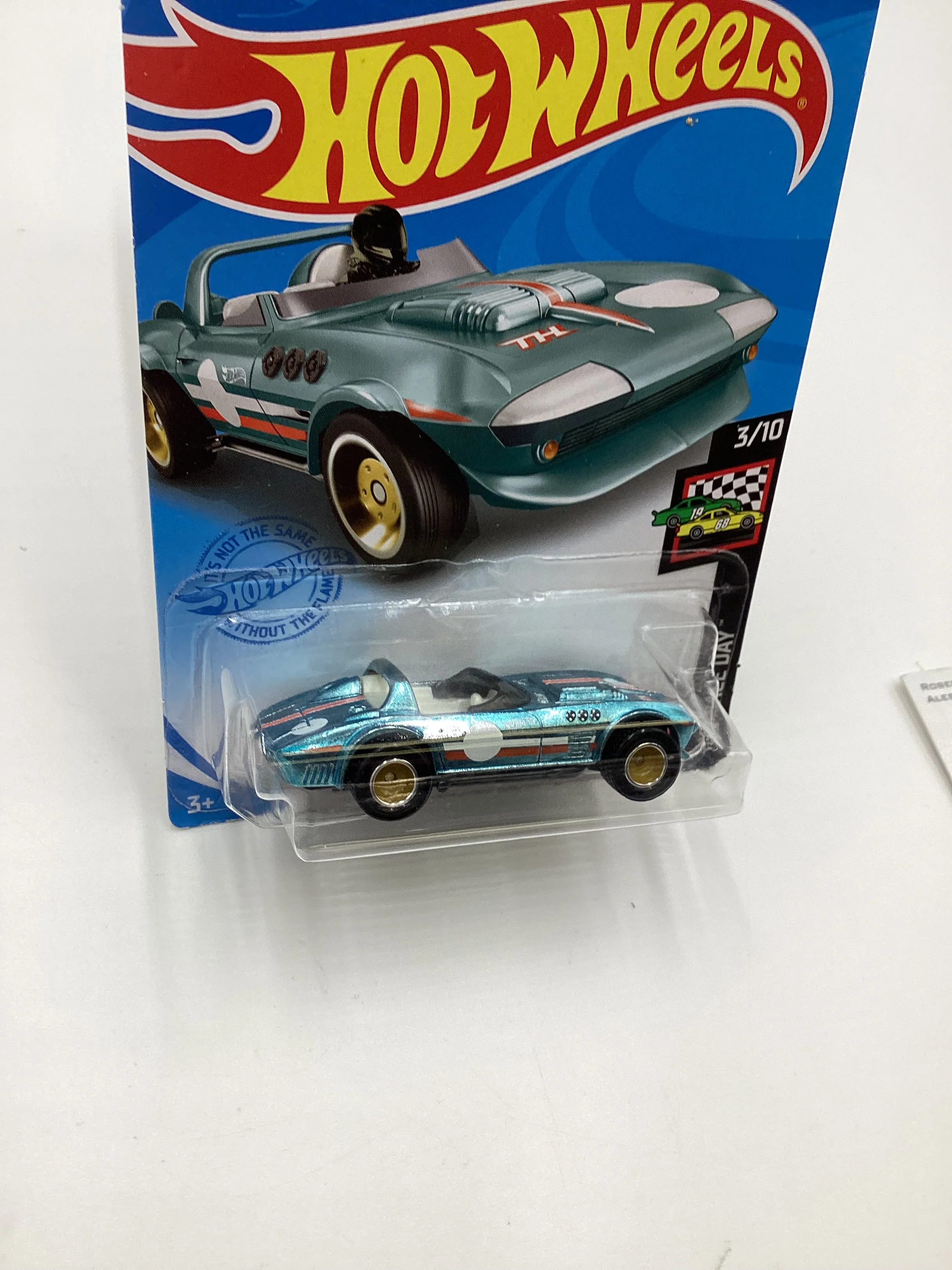 2021 Hot Wheels Super Treasure Hunt #37 Corvette Grand Sport Roadster with protector - Image 5