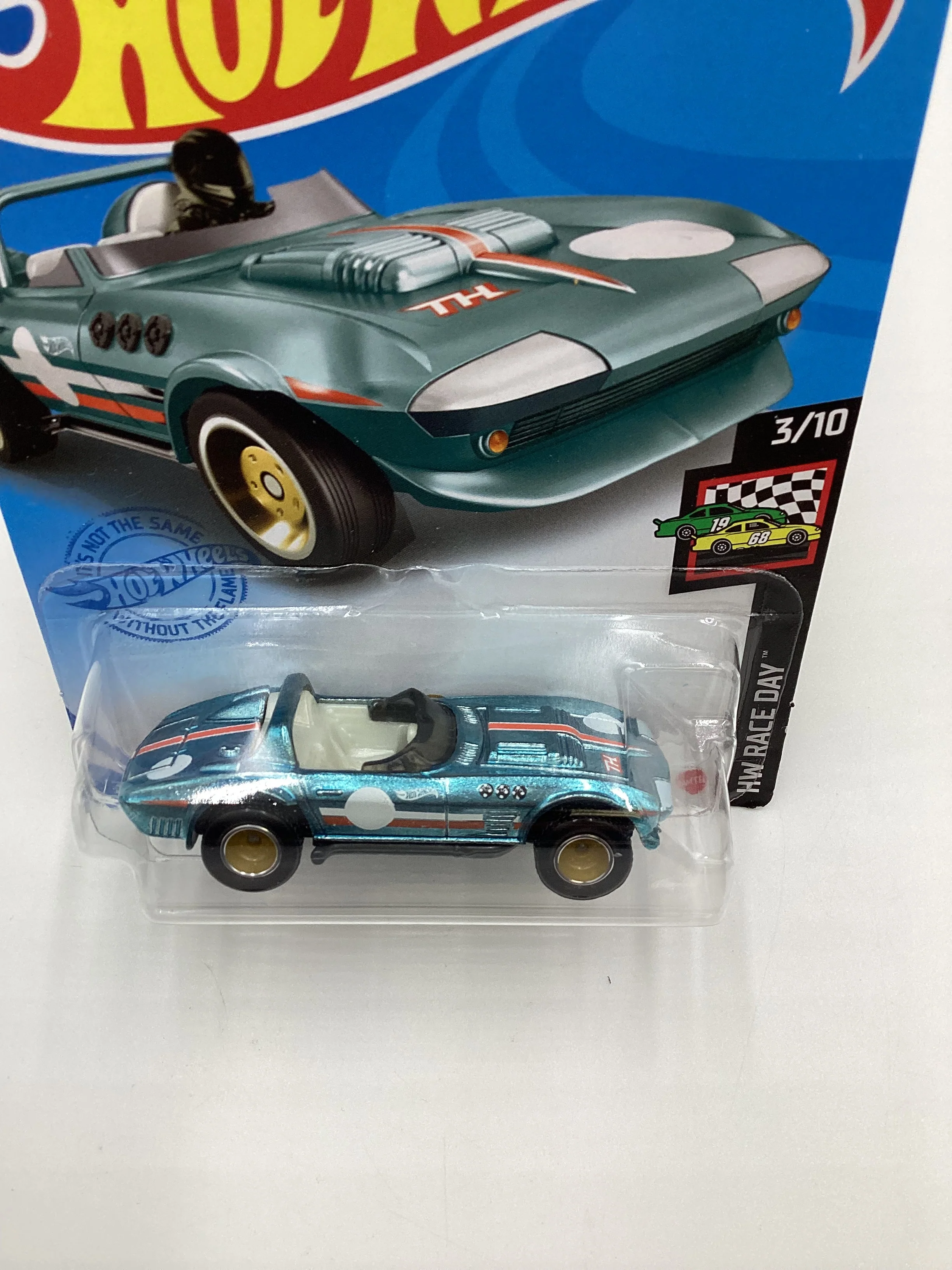 2021 Hot Wheels Super Treasure Hunt #37 Corvette Grand Sport Roadster with protector - Image 6