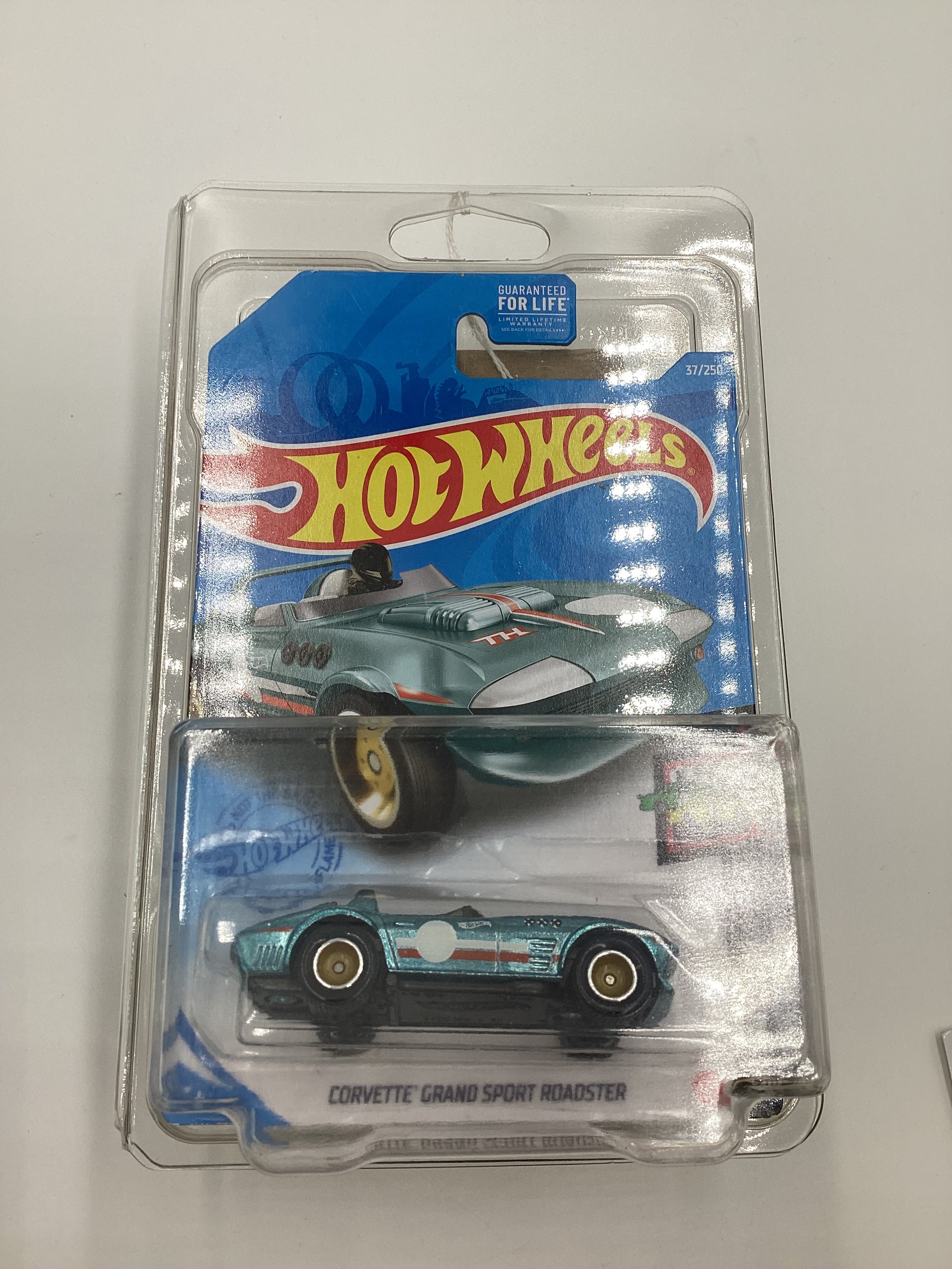 2021 Hot Wheels Super Treasure Hunt #37 Corvette Grand Sport Roadster with protector - Image 8