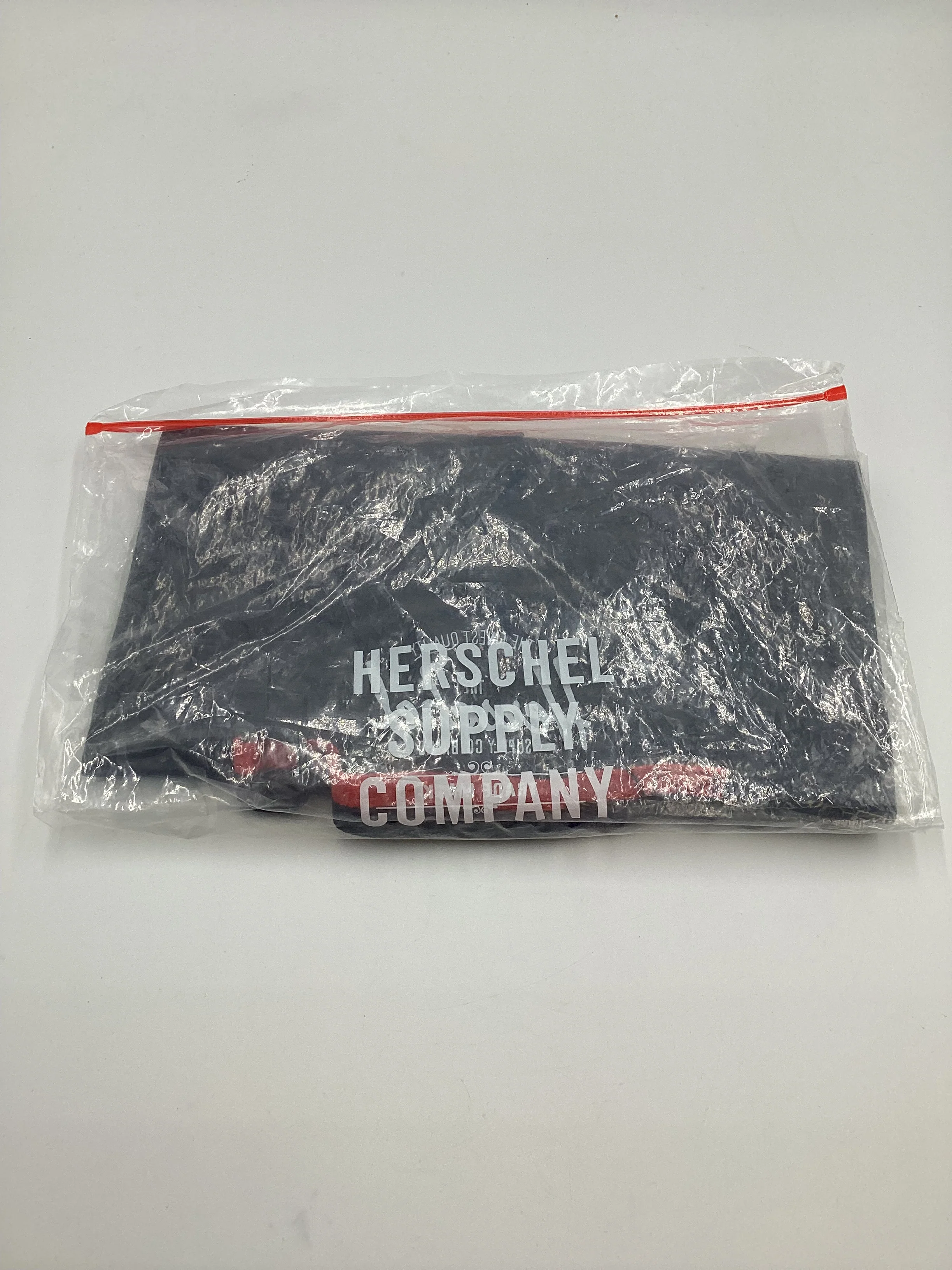 2021 Hot Wheels X Herschel W/Bag Land Rover Defender 90 VHTF - Image 13