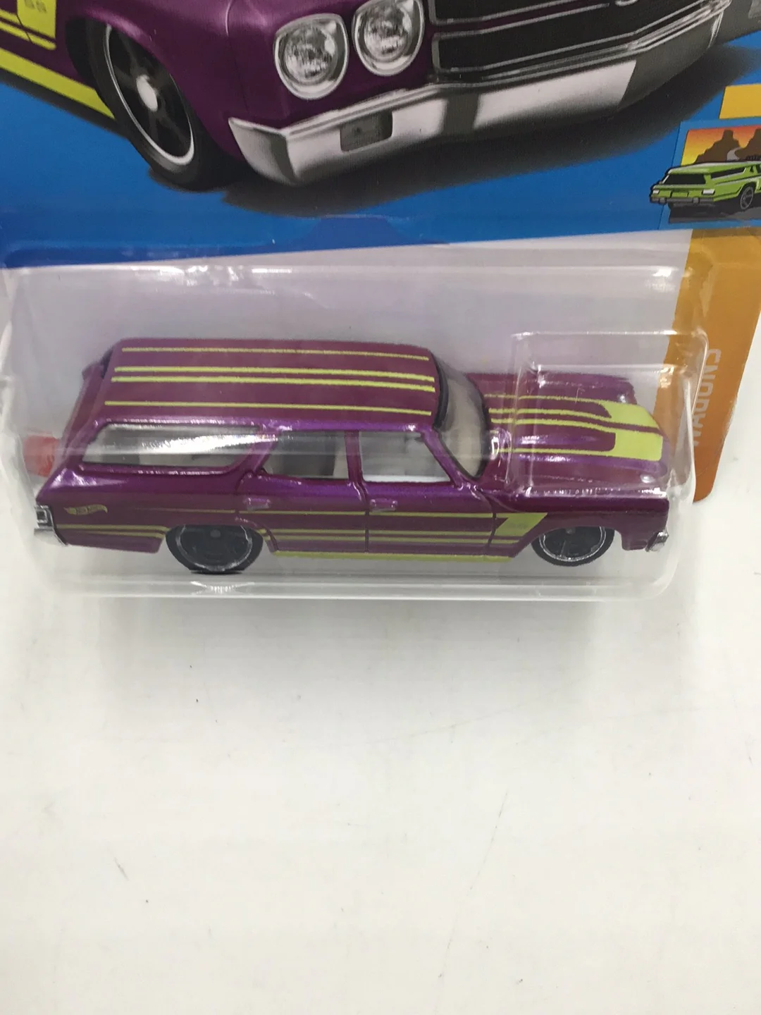 2022 hot wheels #111 70 Chevelle SS Wagon Kroger Exclusive - Image 5